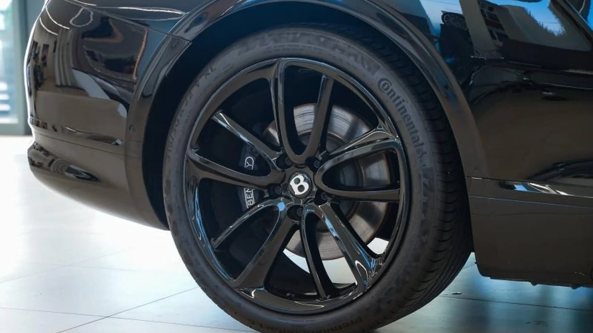 Bentley Continental GT — photo 12