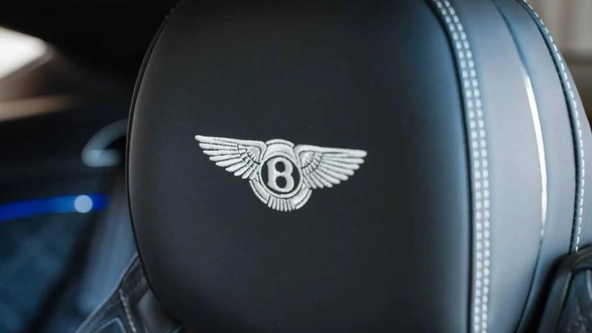 Bentley Continental GT — photo 14