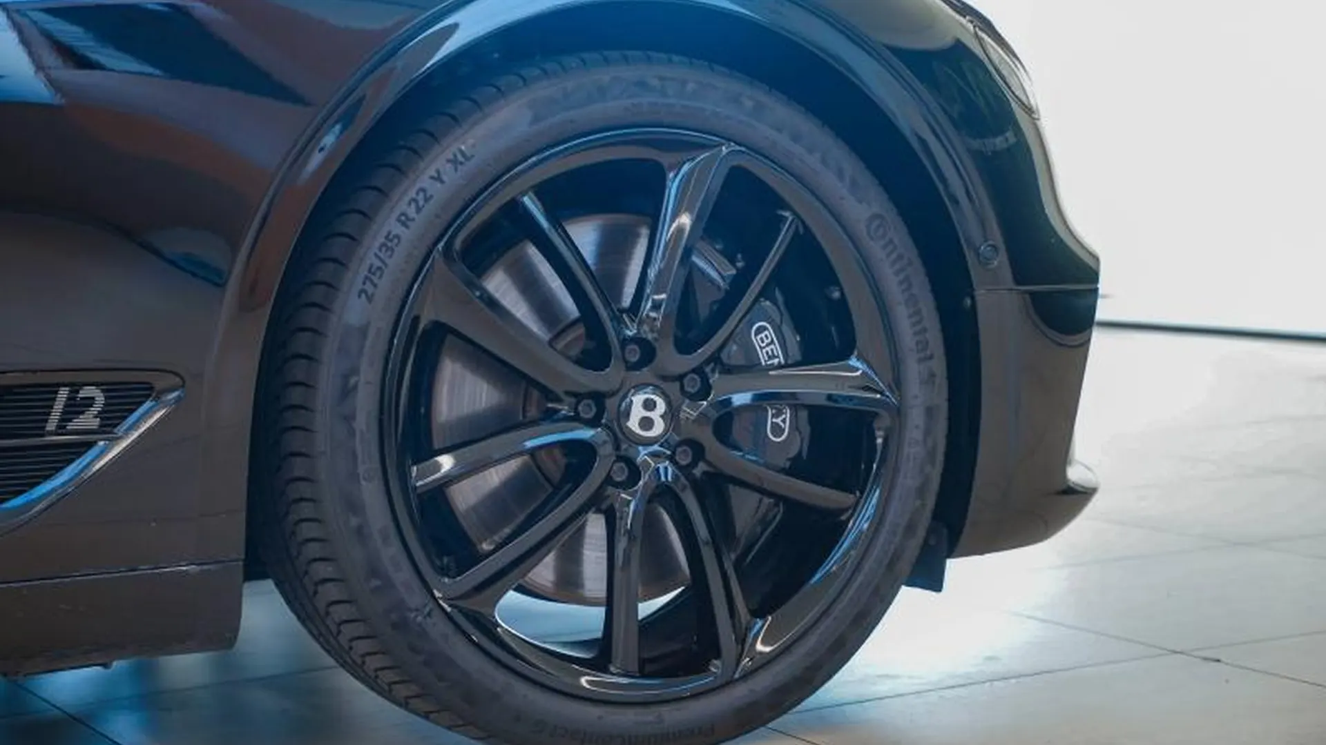 Bentley Continental GT — photo 11