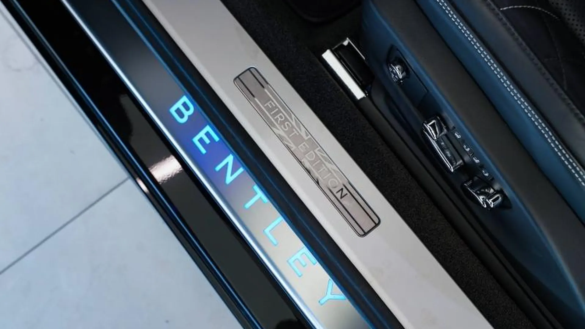 Bentley Continental GT — photo 23