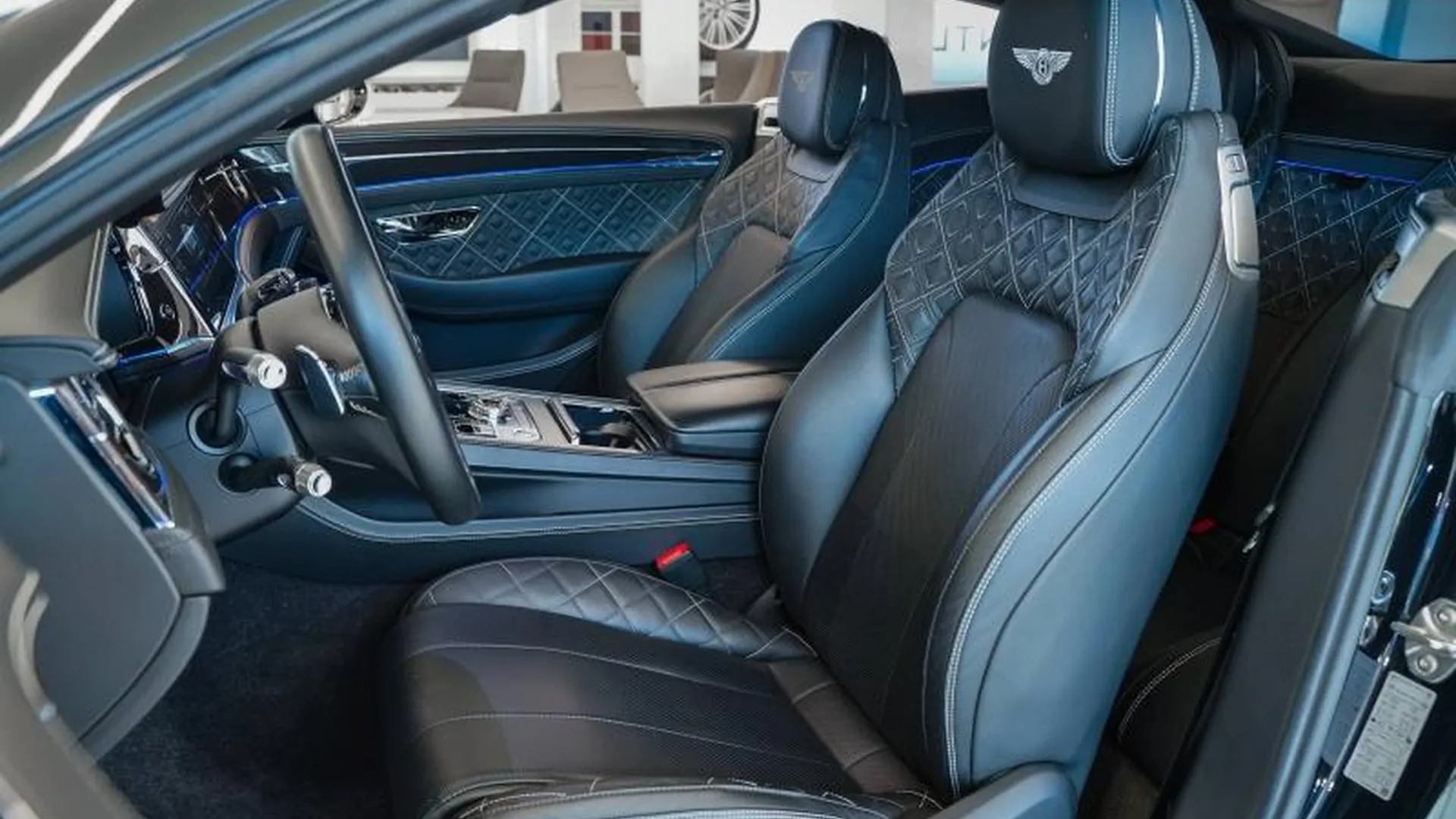 Bentley Continental GT — photo 13