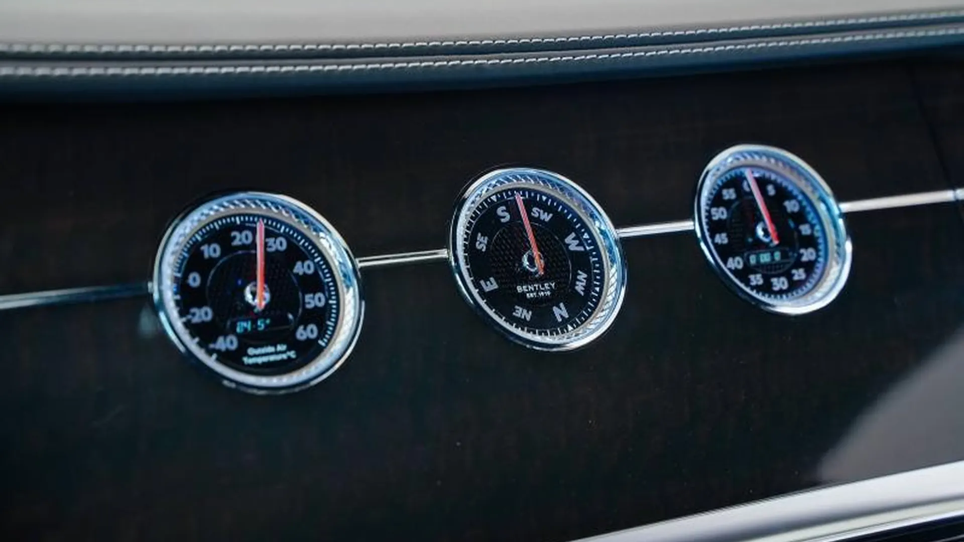 Bentley Continental GT — photo 38