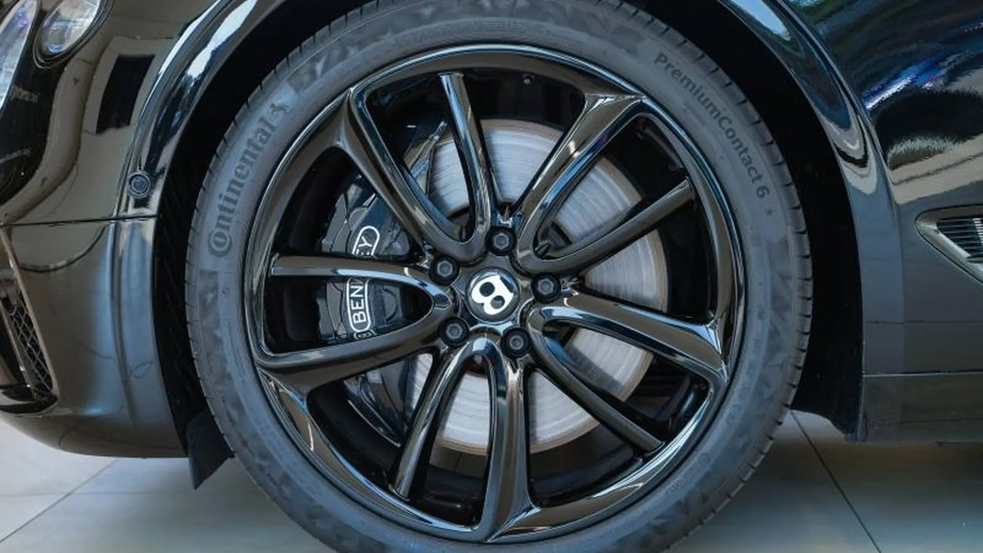 Bentley Continental GT — photo 10