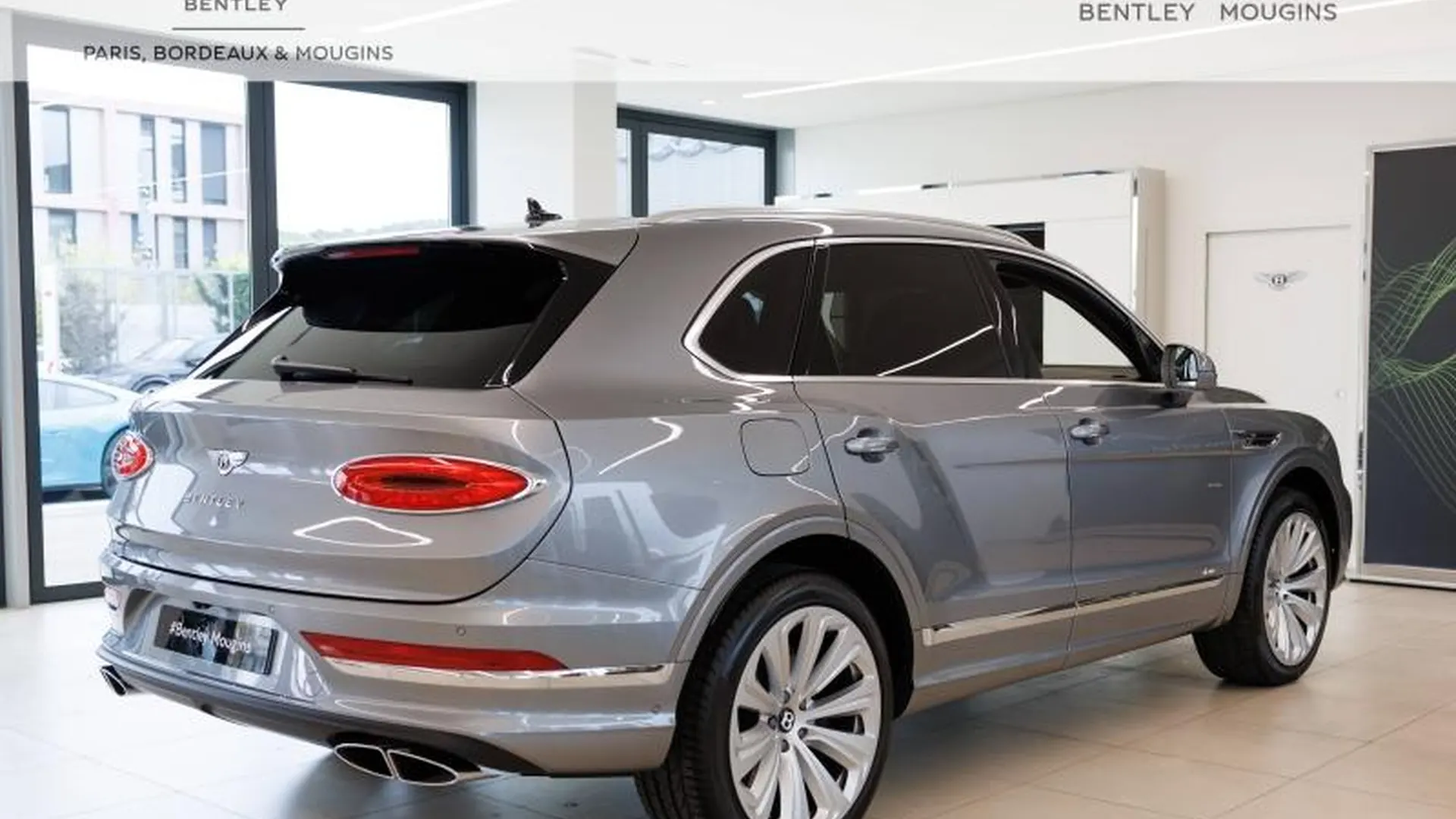 Bentley Bentayga — photo 3