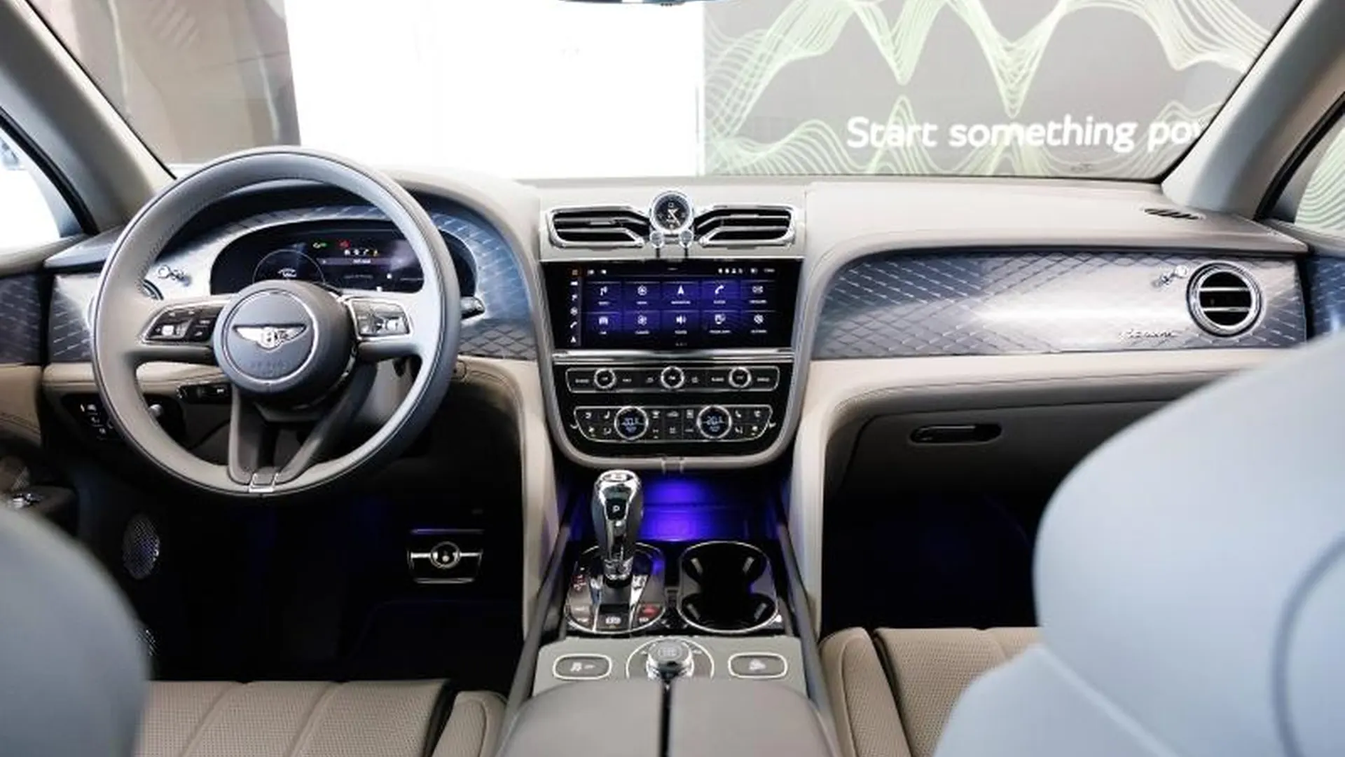 Bentley Bentayga — photo 17