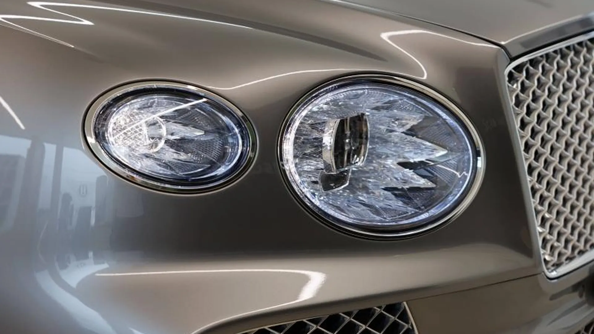 Bentley Bentayga — photo 6