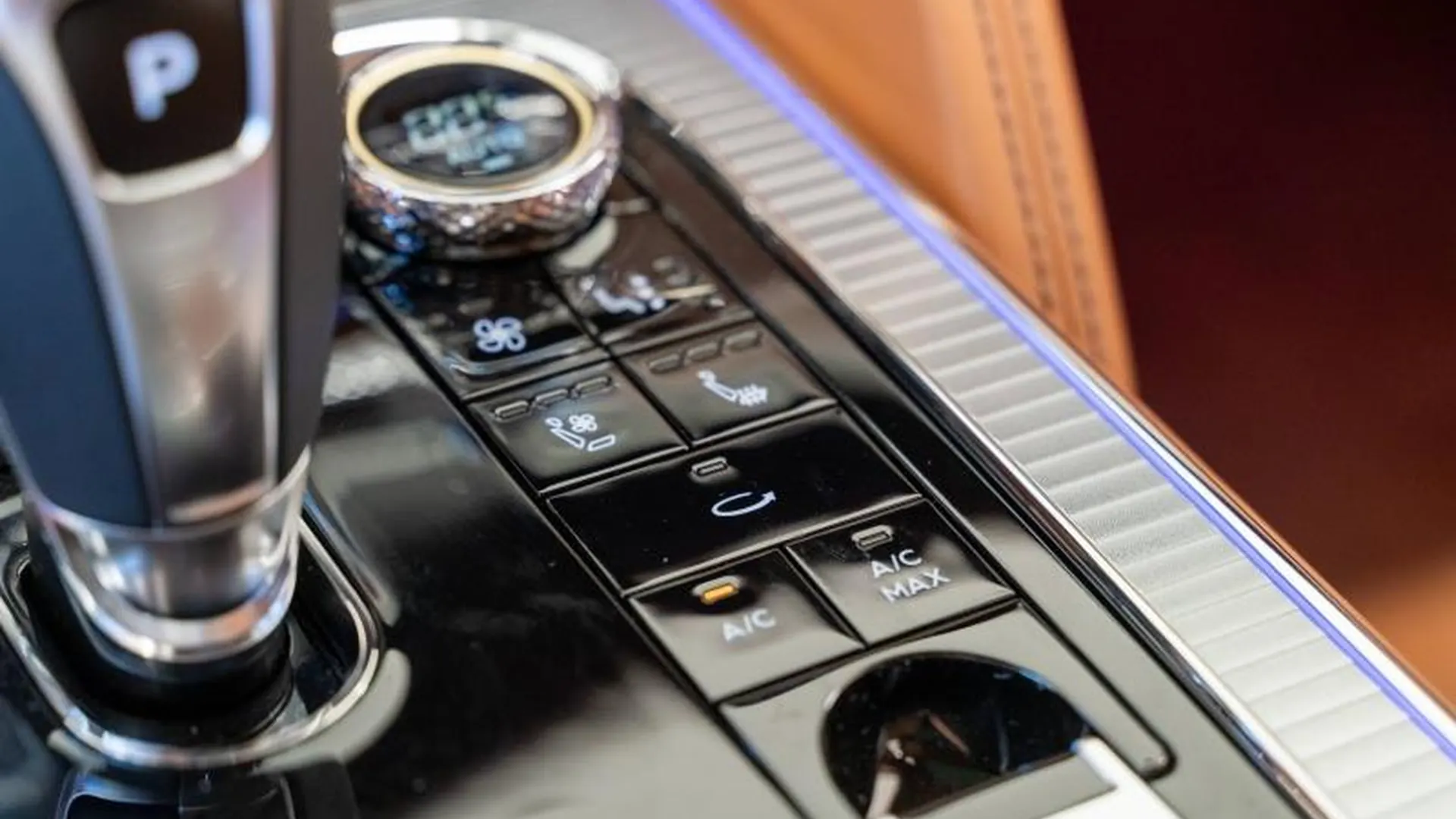 Bentley Flying Spur — photo 37