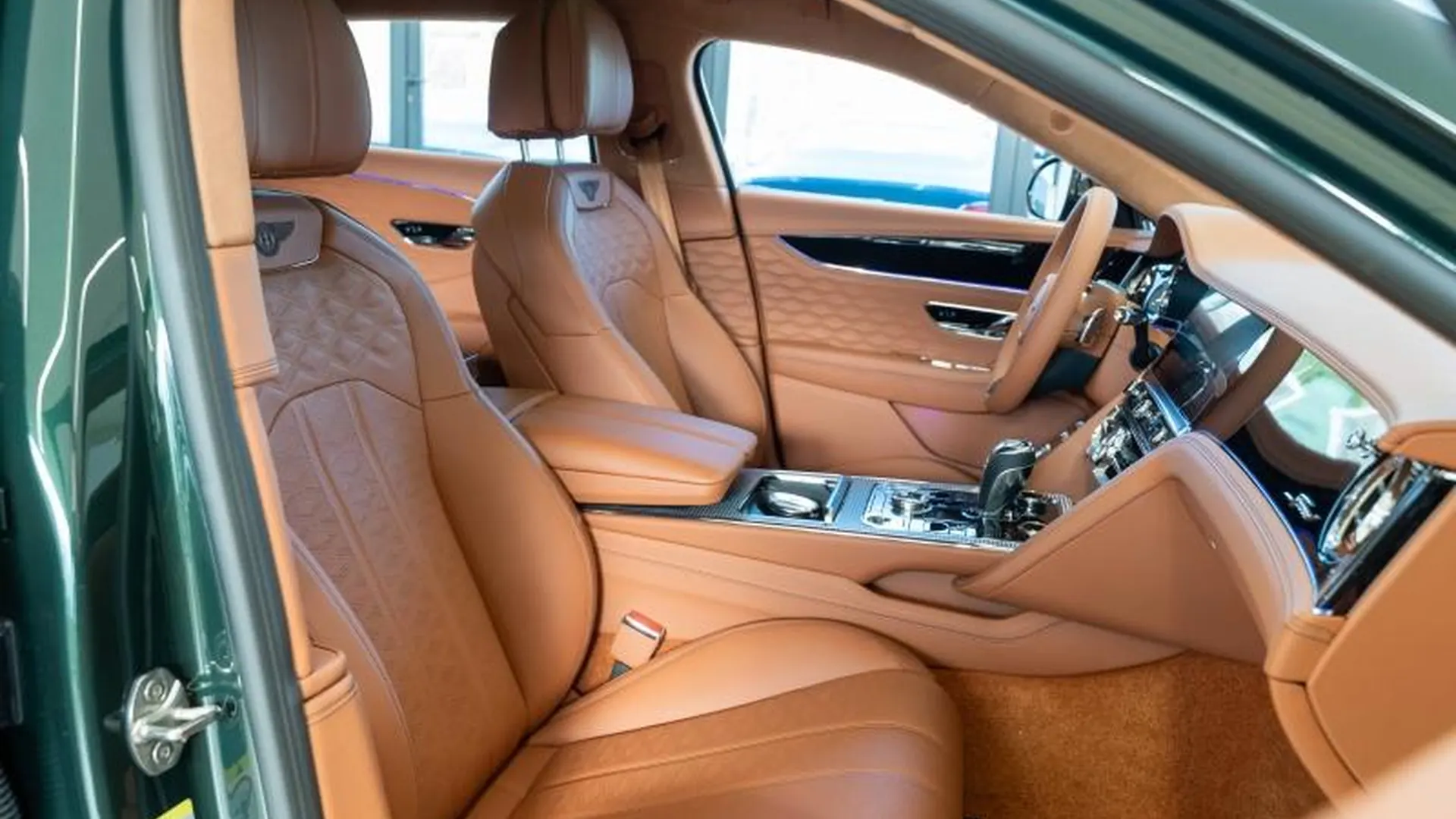 Bentley Flying Spur — photo 9