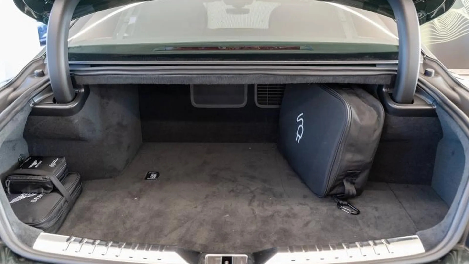 Bentley Flying Spur — photo 18