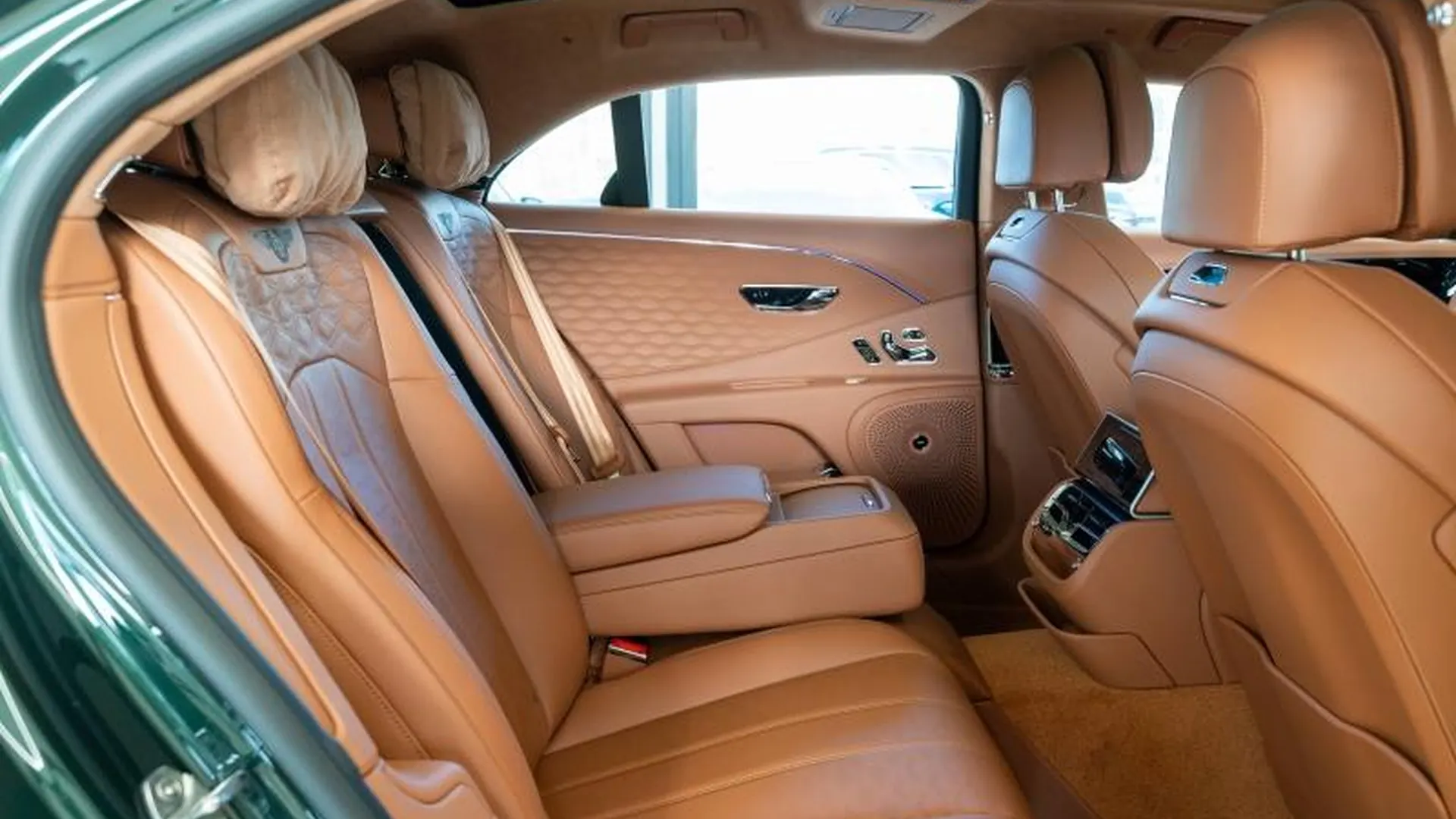 Bentley Flying Spur — photo 10