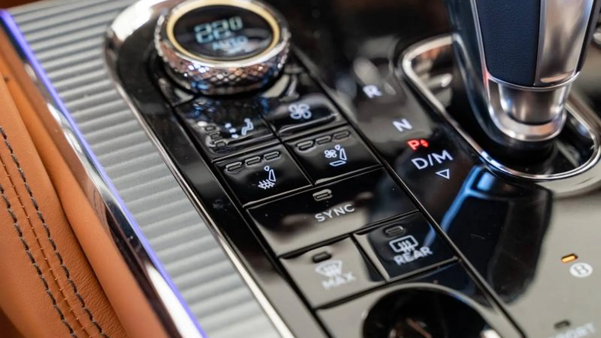 Bentley Flying Spur — photo 36