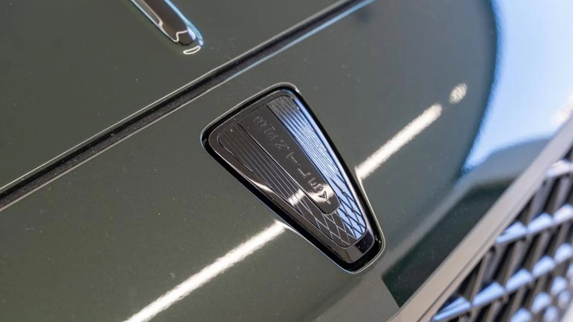 Bentley Flying Spur — photo 17
