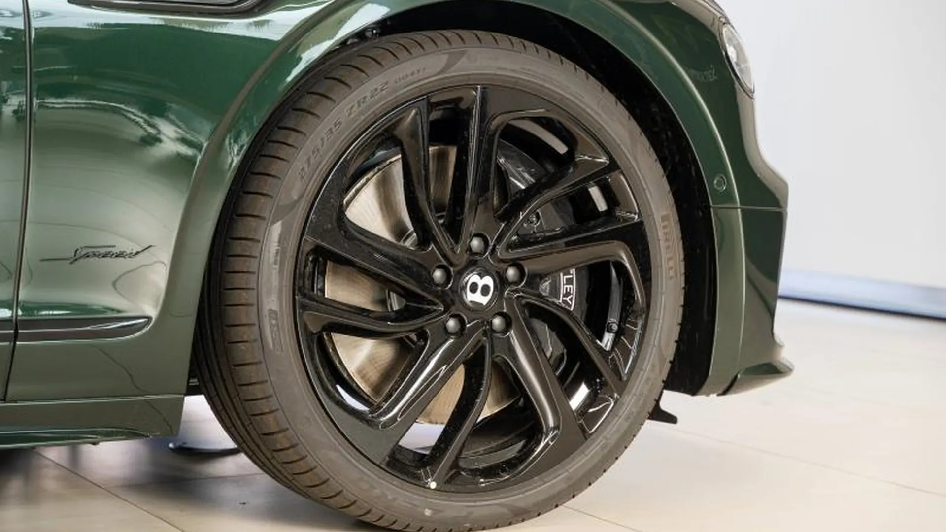 Bentley Flying Spur — photo 47