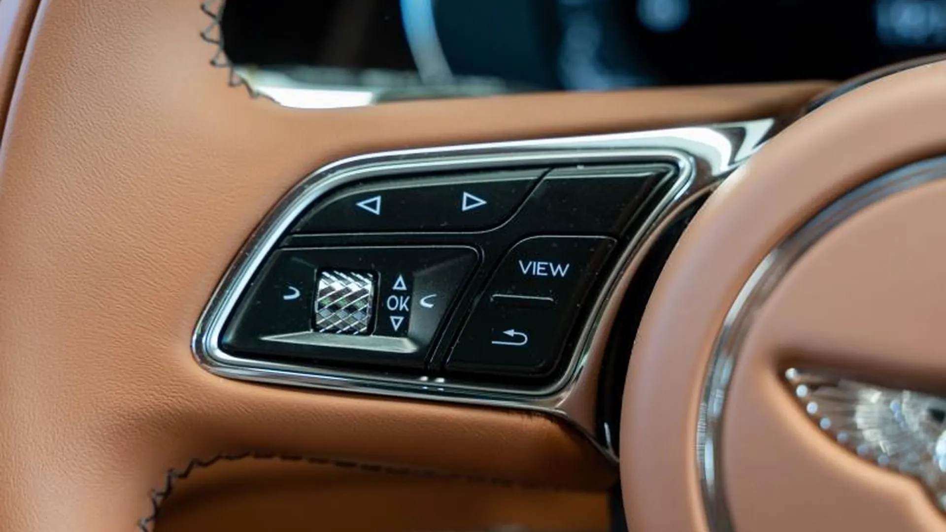 Bentley Flying Spur — photo 31