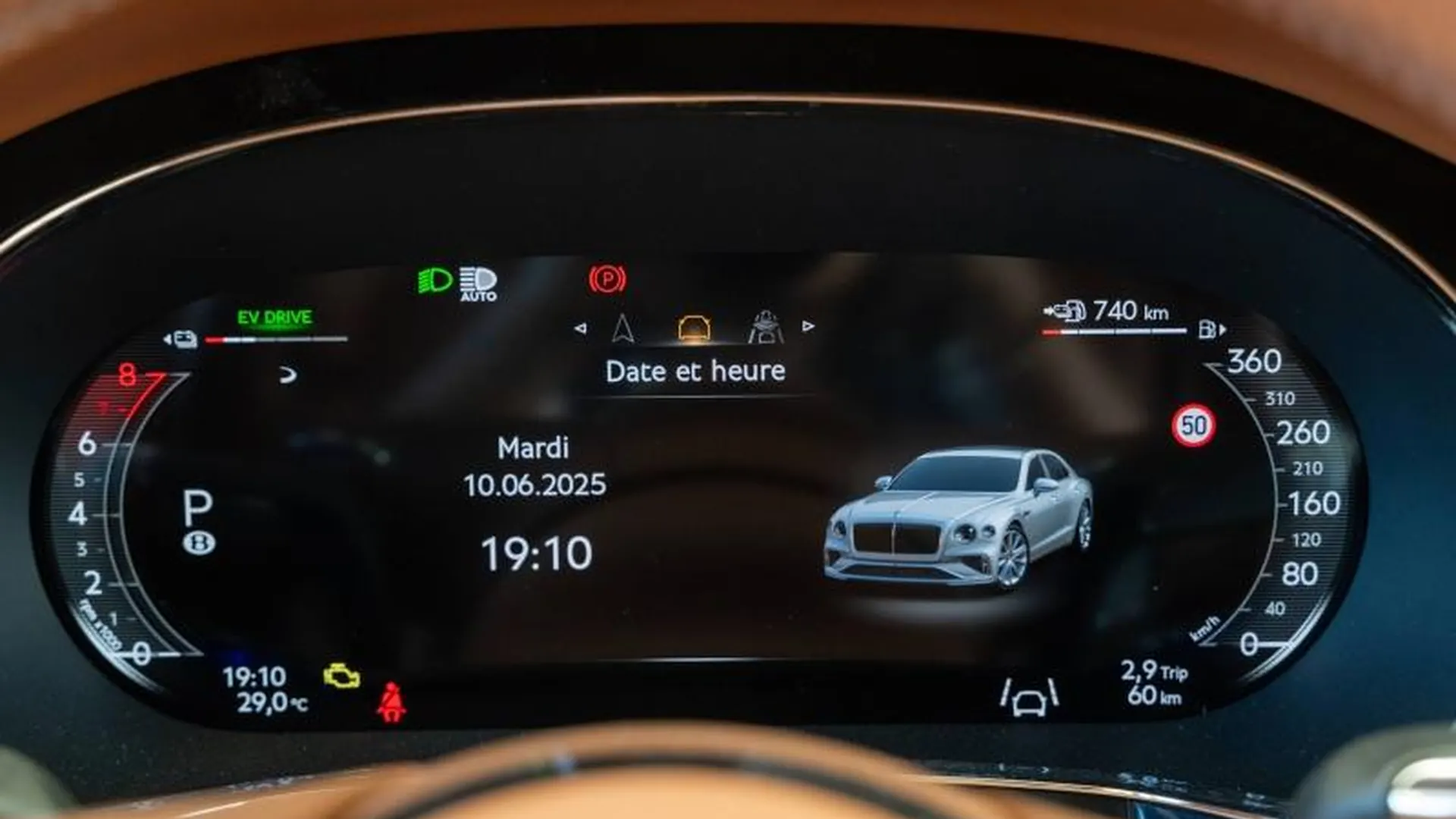 Bentley Flying Spur — photo 29