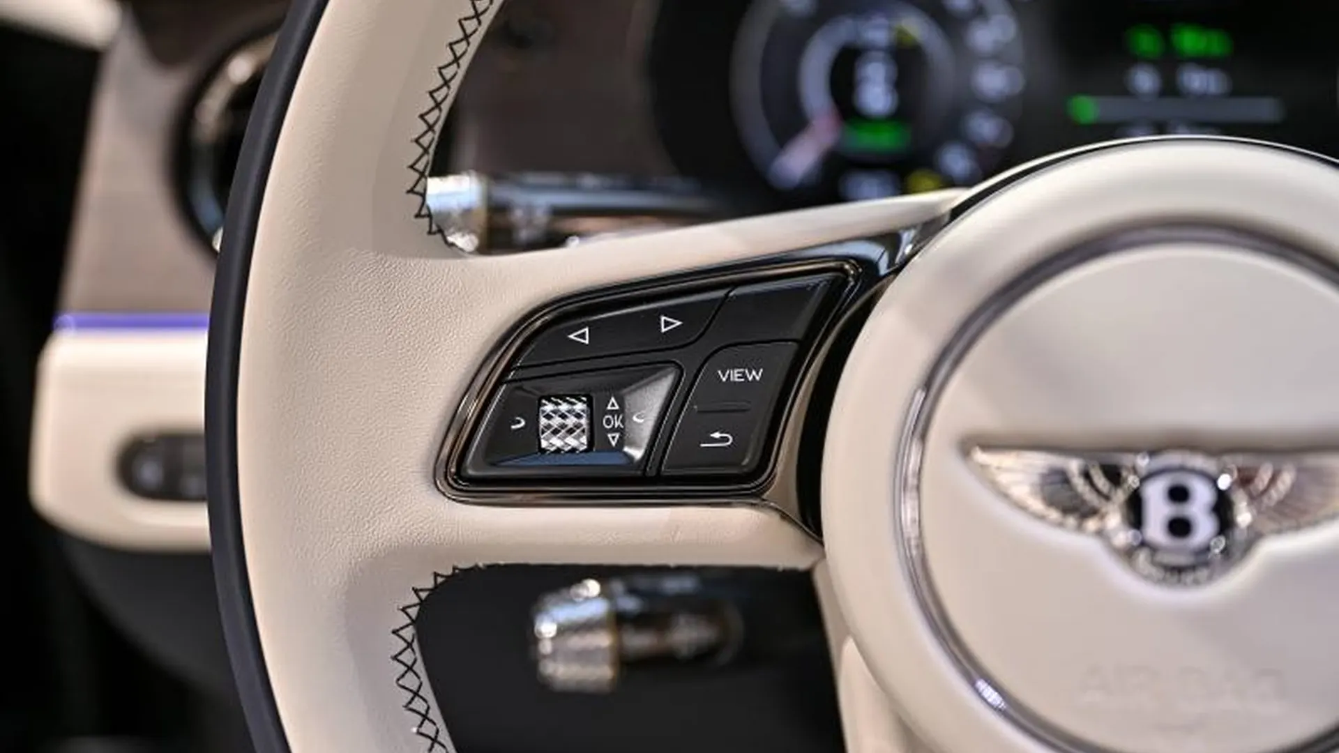 Bentley Continental GTC — photo 25
