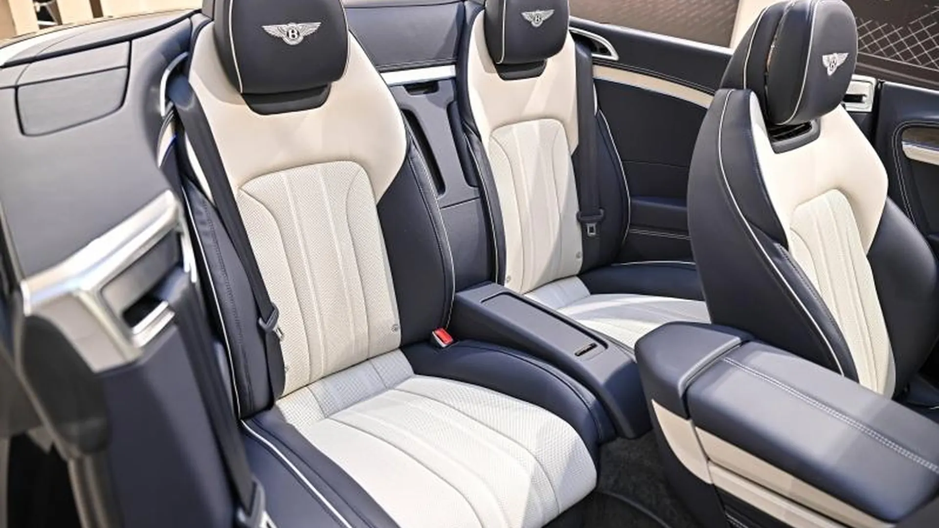 Bentley Continental GTC — photo 17