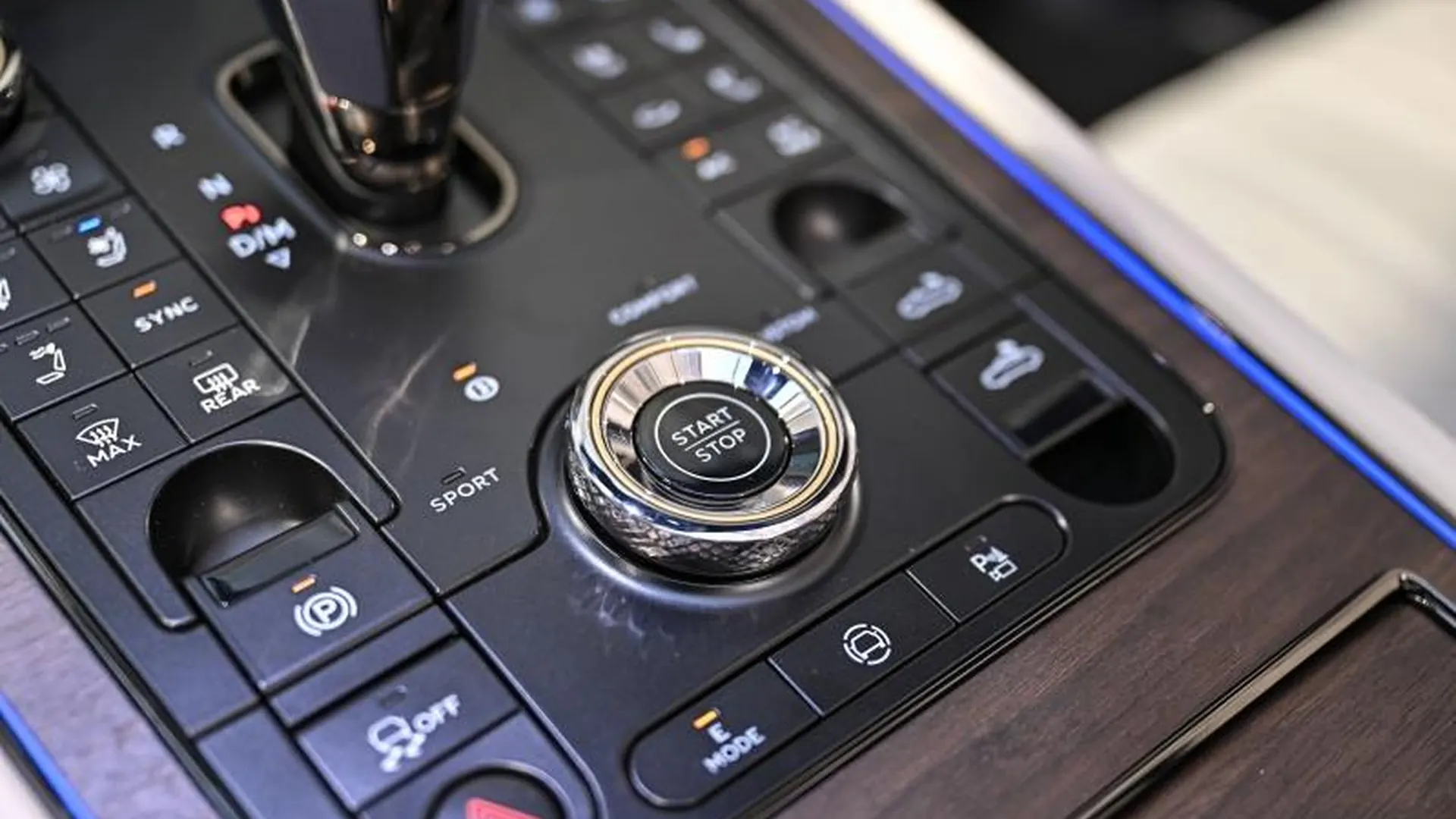 Bentley Continental GTC — photo 28