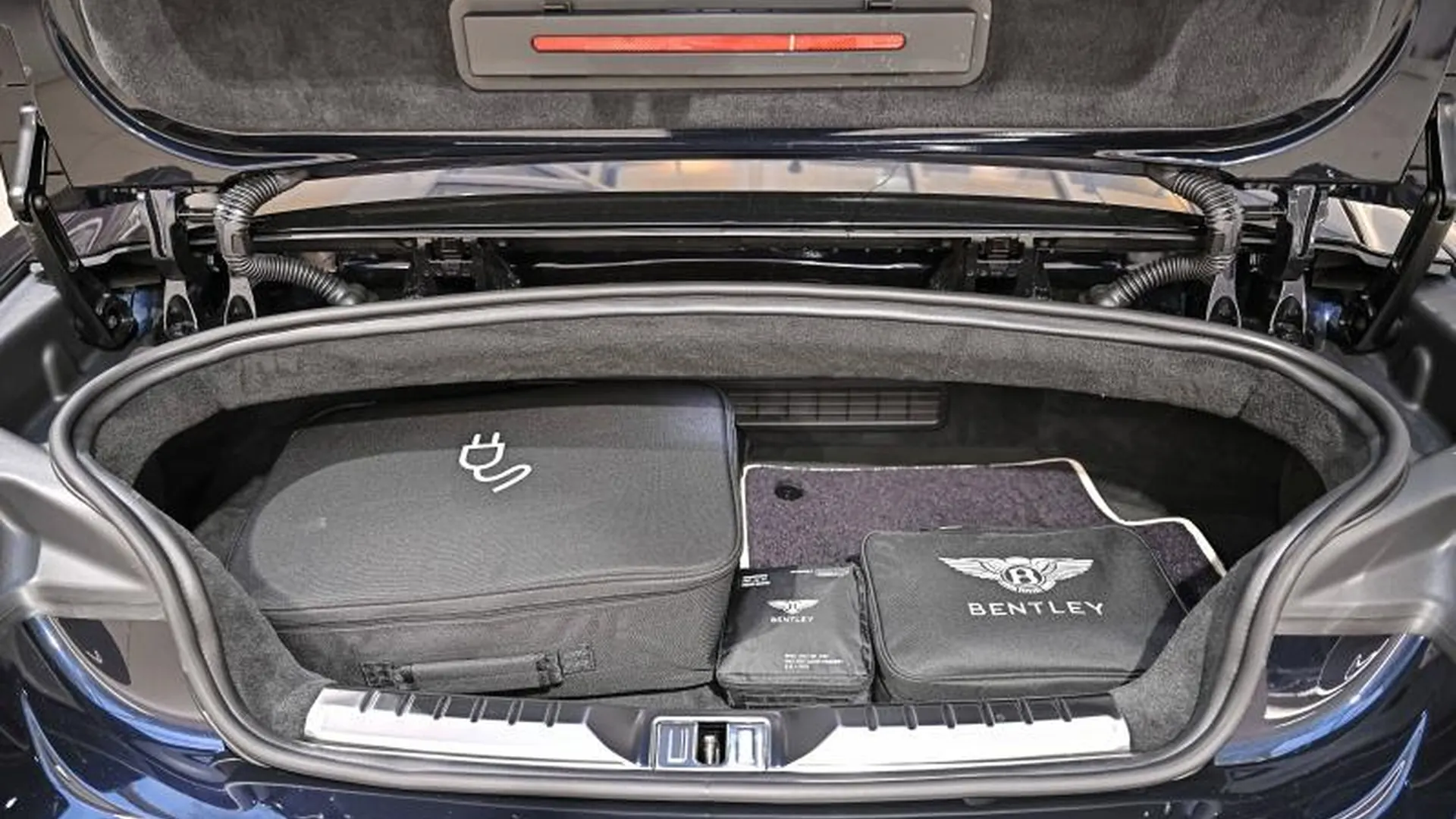Bentley Continental GTC — photo 8