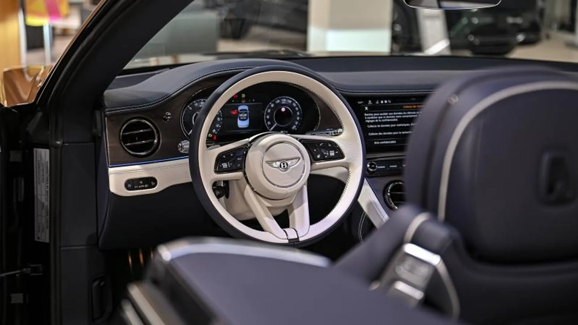 Bentley Continental GTC — photo 20