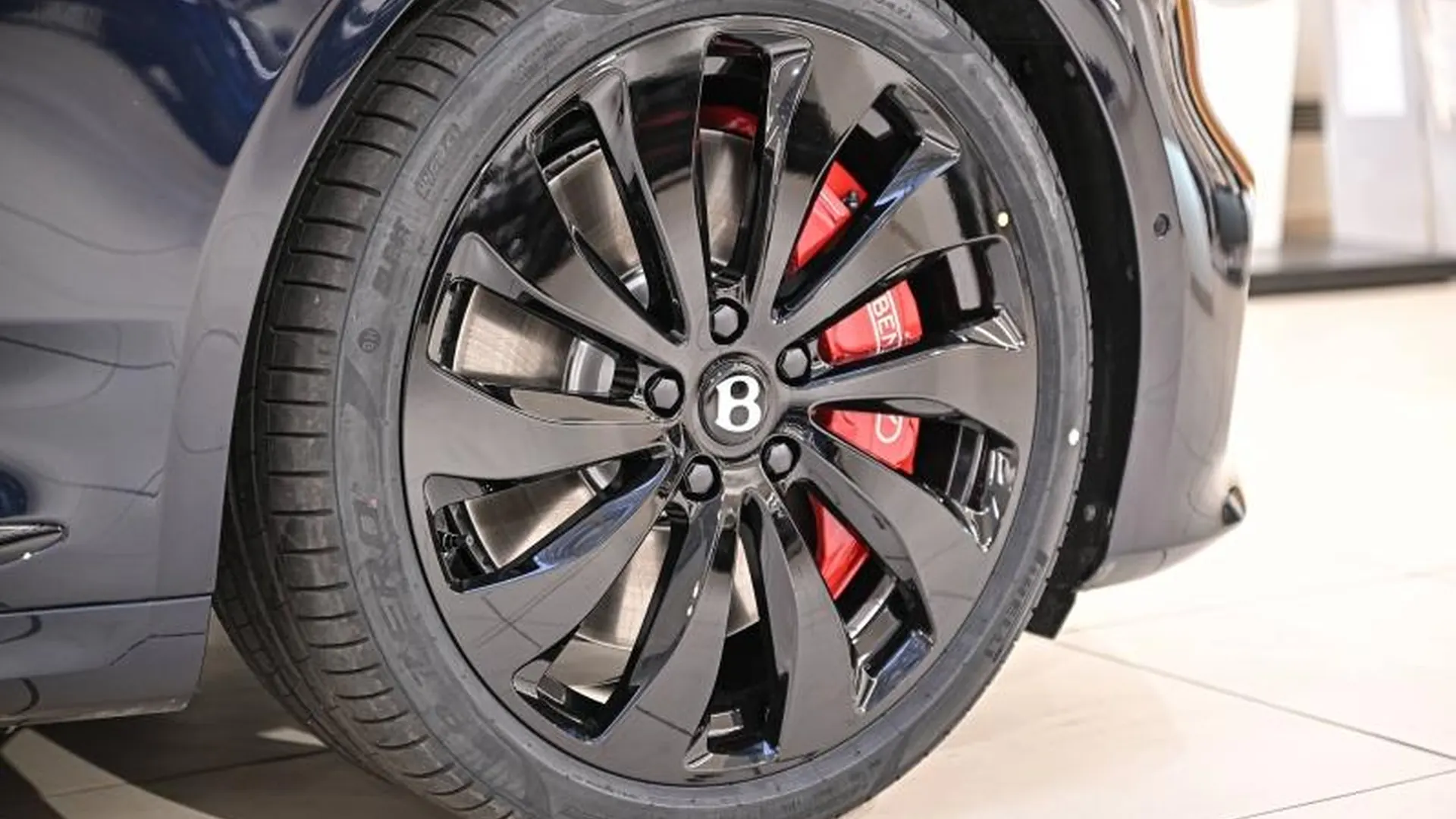 Bentley Continental GTC — photo 9
