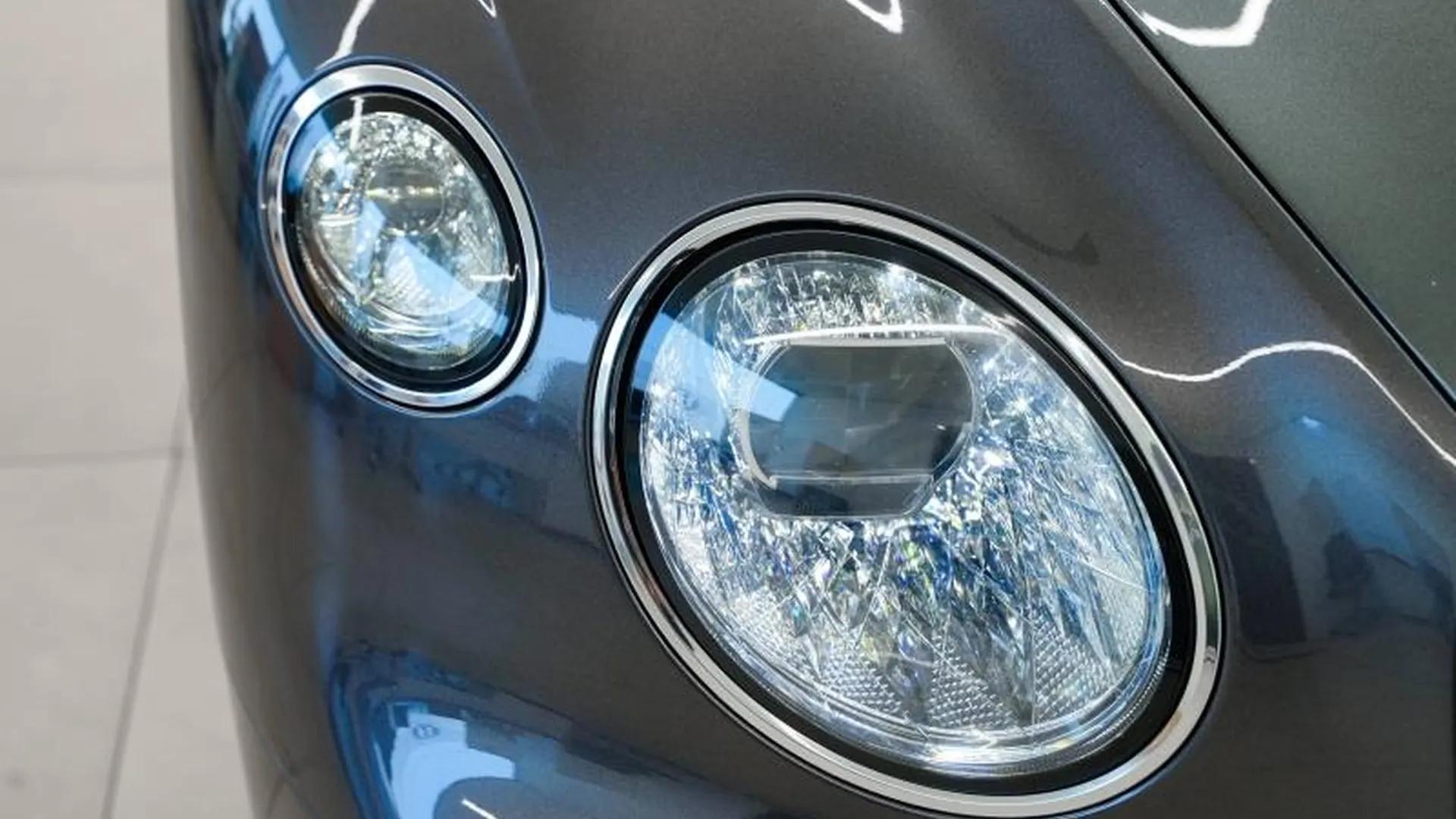 Bentley Continental GT — photo 11