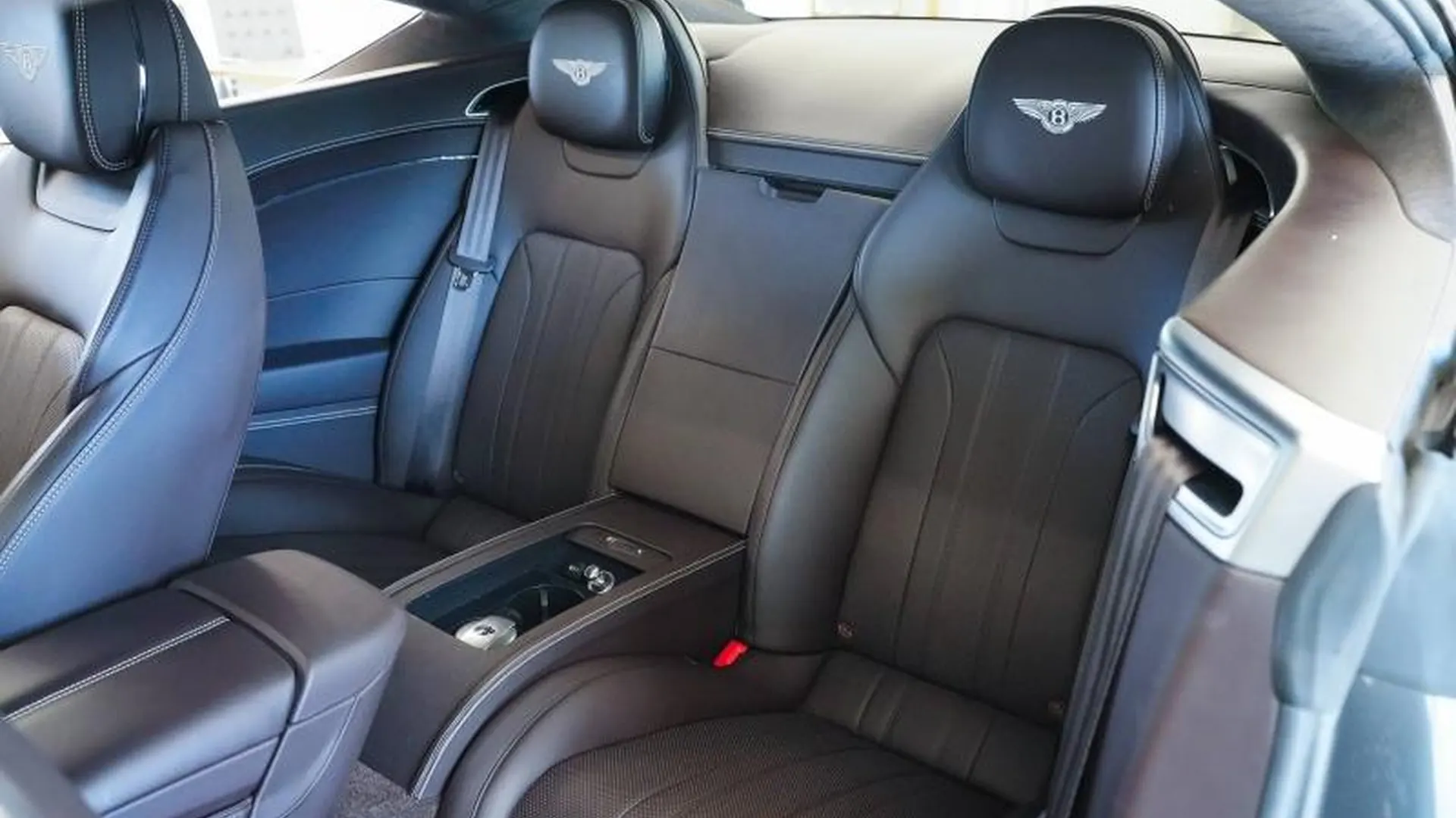 Bentley Continental GT — photo 27