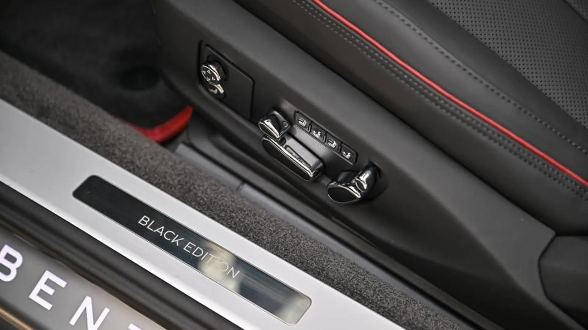 Bentley Continental GTC — photo 25