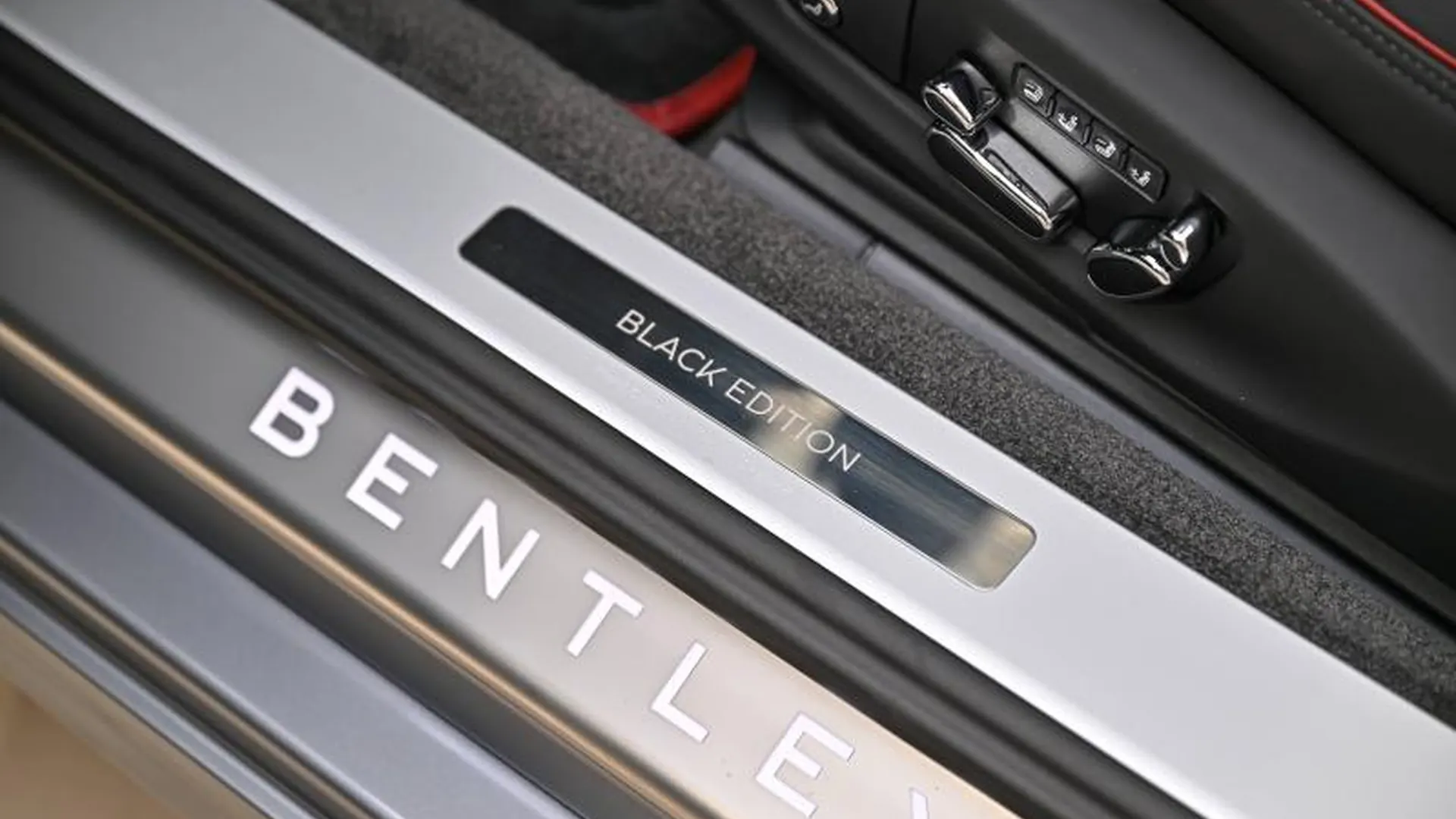 Bentley Continental GTC — photo 24
