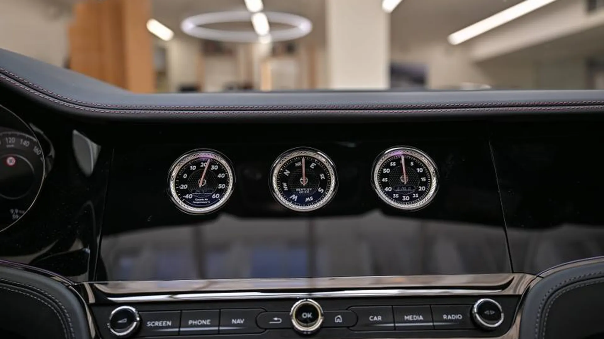 Bentley Continental GTC — photo 34
