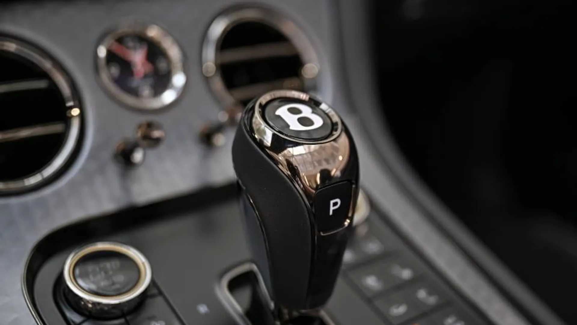 Bentley Continental GTC — photo 30