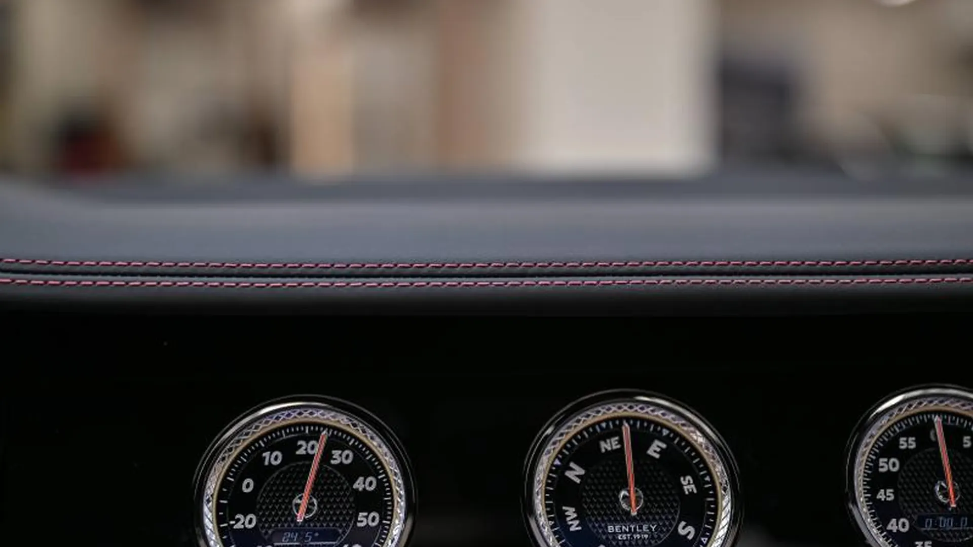 Bentley Continental GTC — photo 35