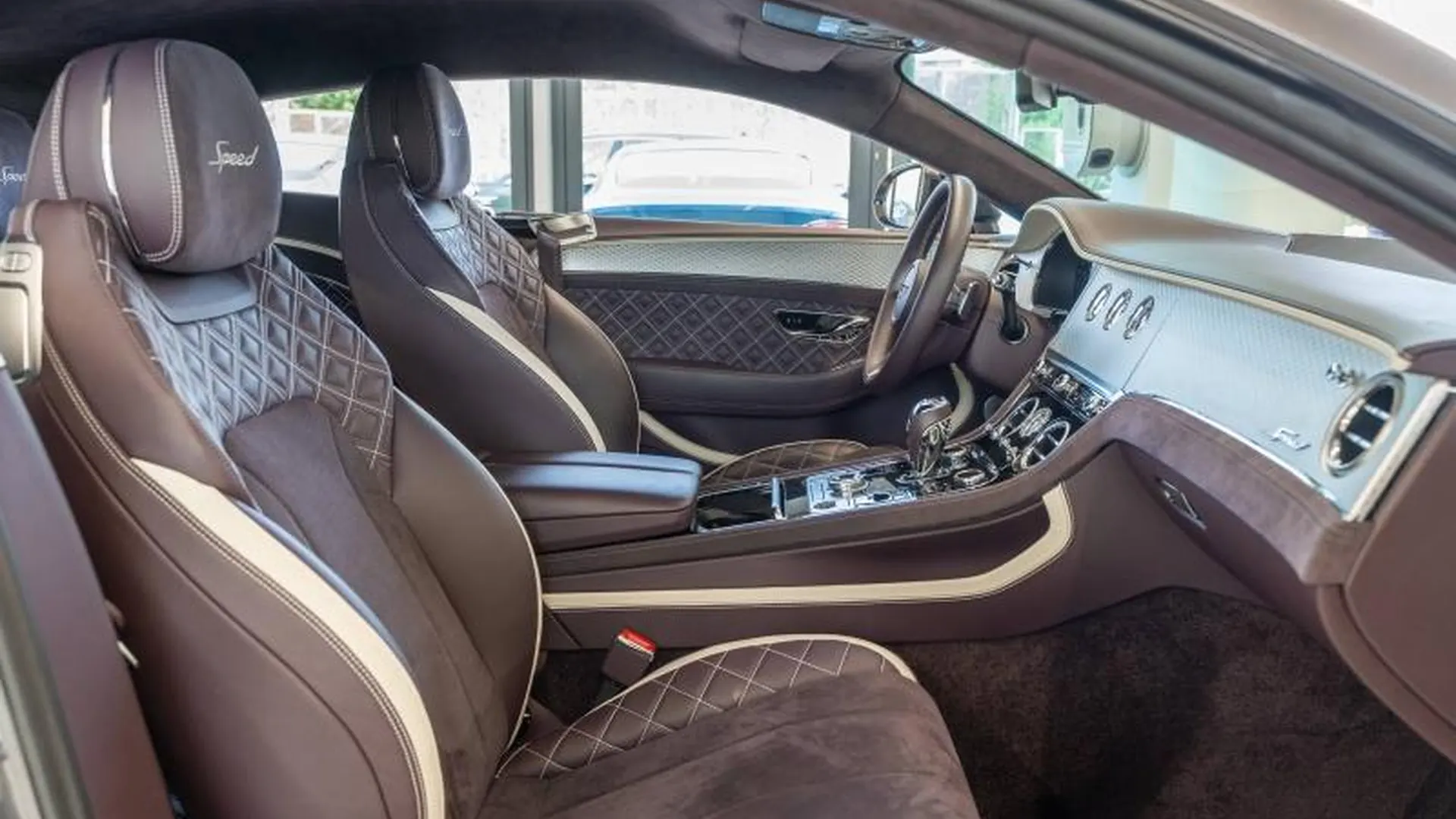 Bentley Continental GT — photo 19