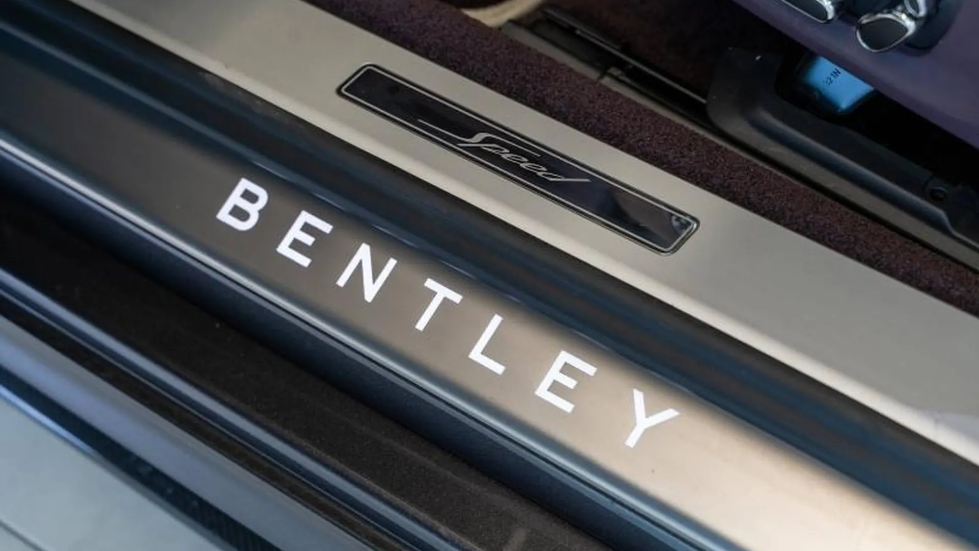 Bentley Continental GT — photo 25