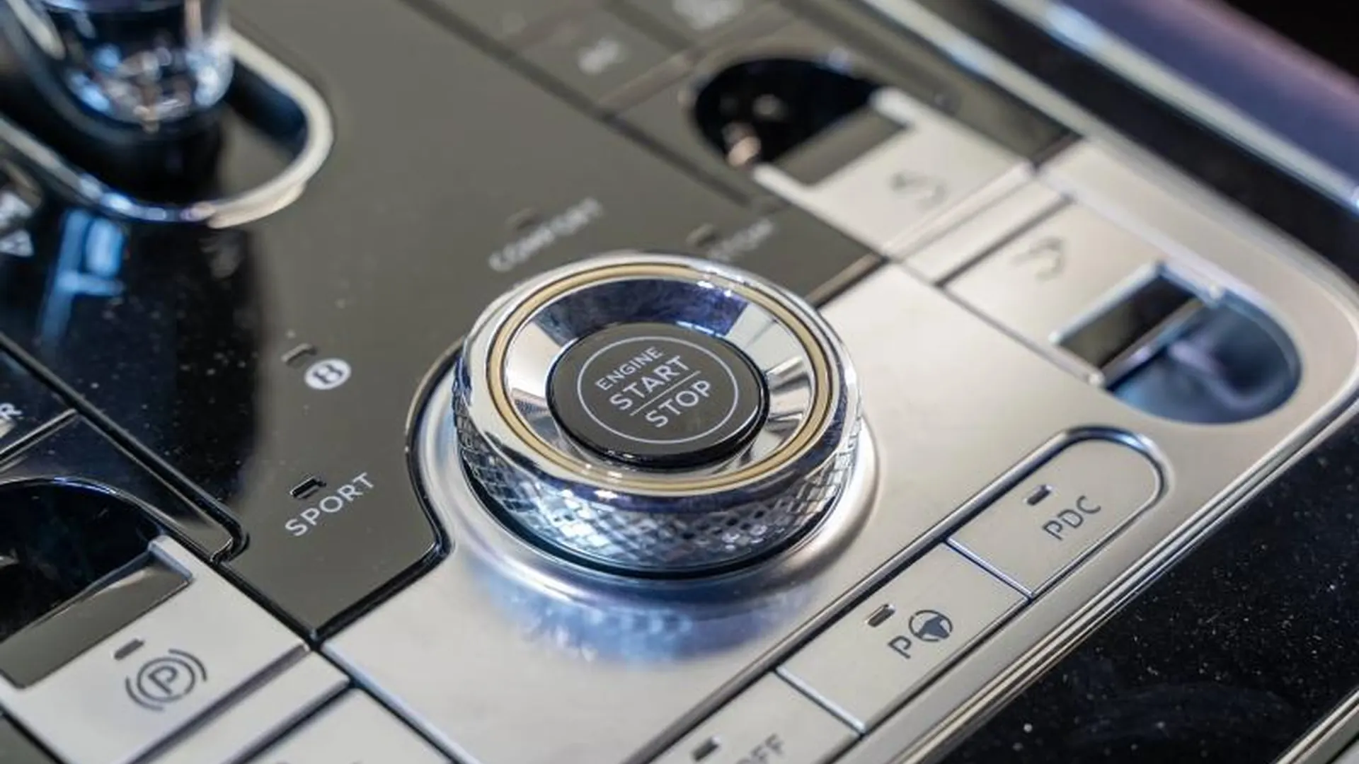 Bentley Continental GT — photo 30