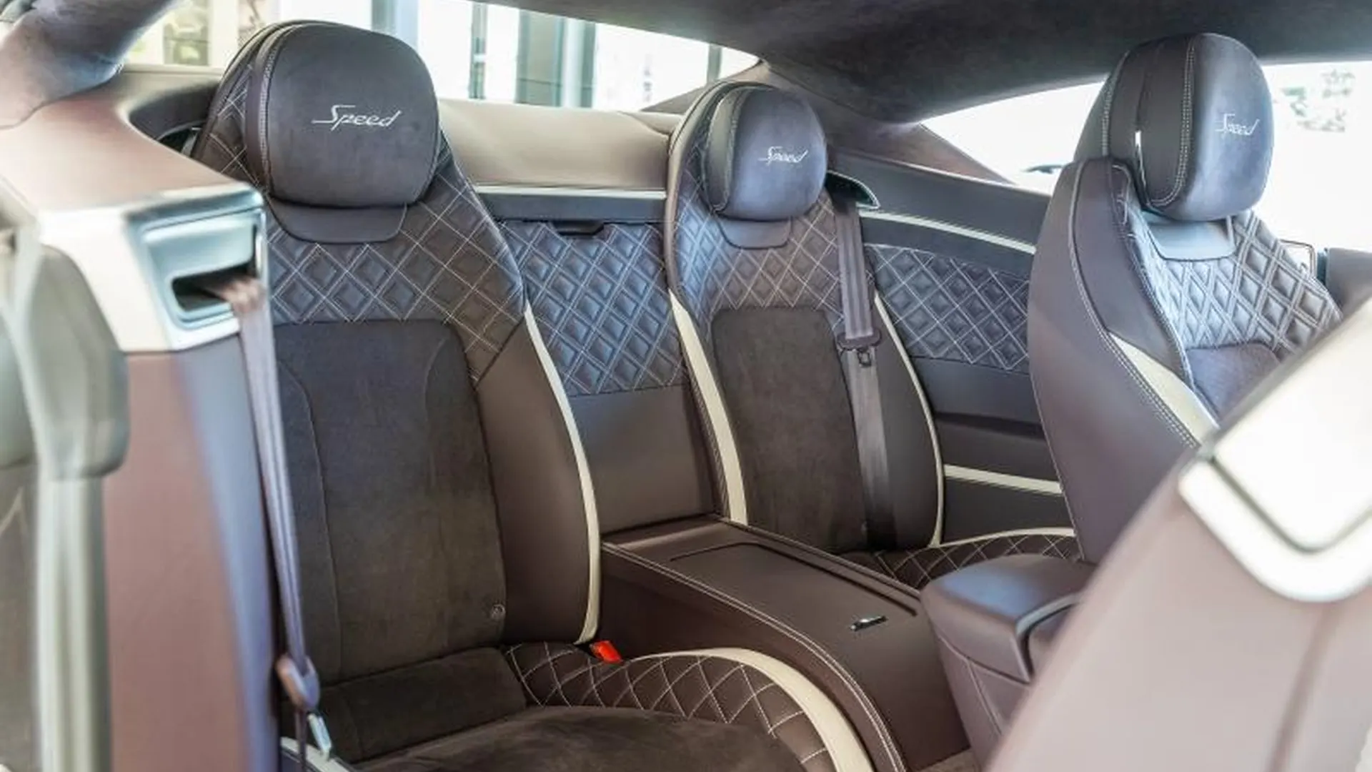 Bentley Continental GT — photo 11