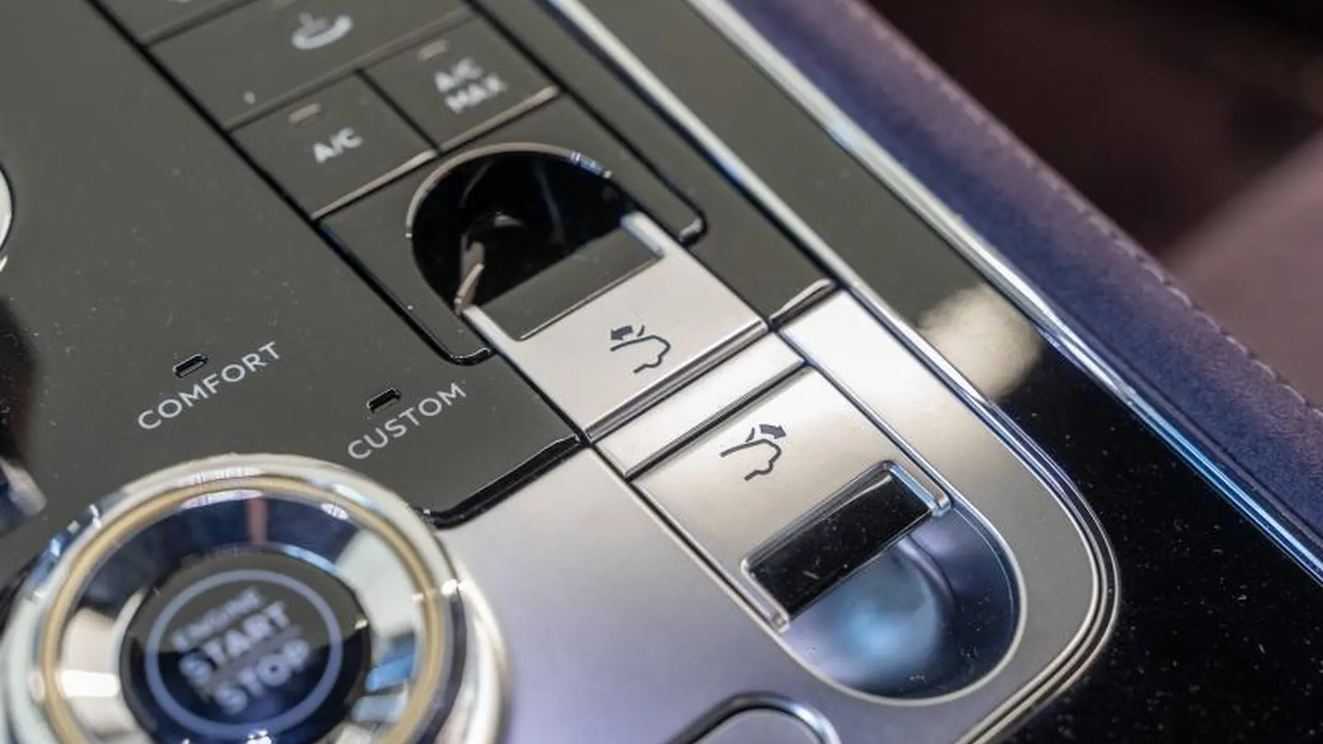 Bentley Continental GT — photo 31