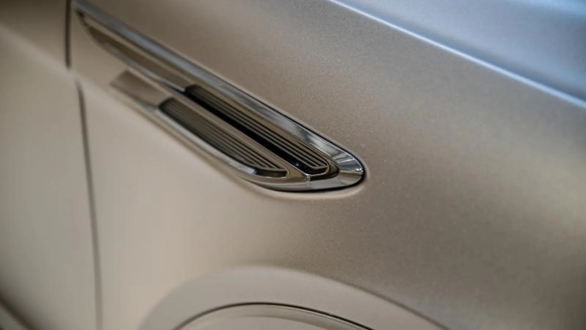 Bentley Bentayga — photo 13