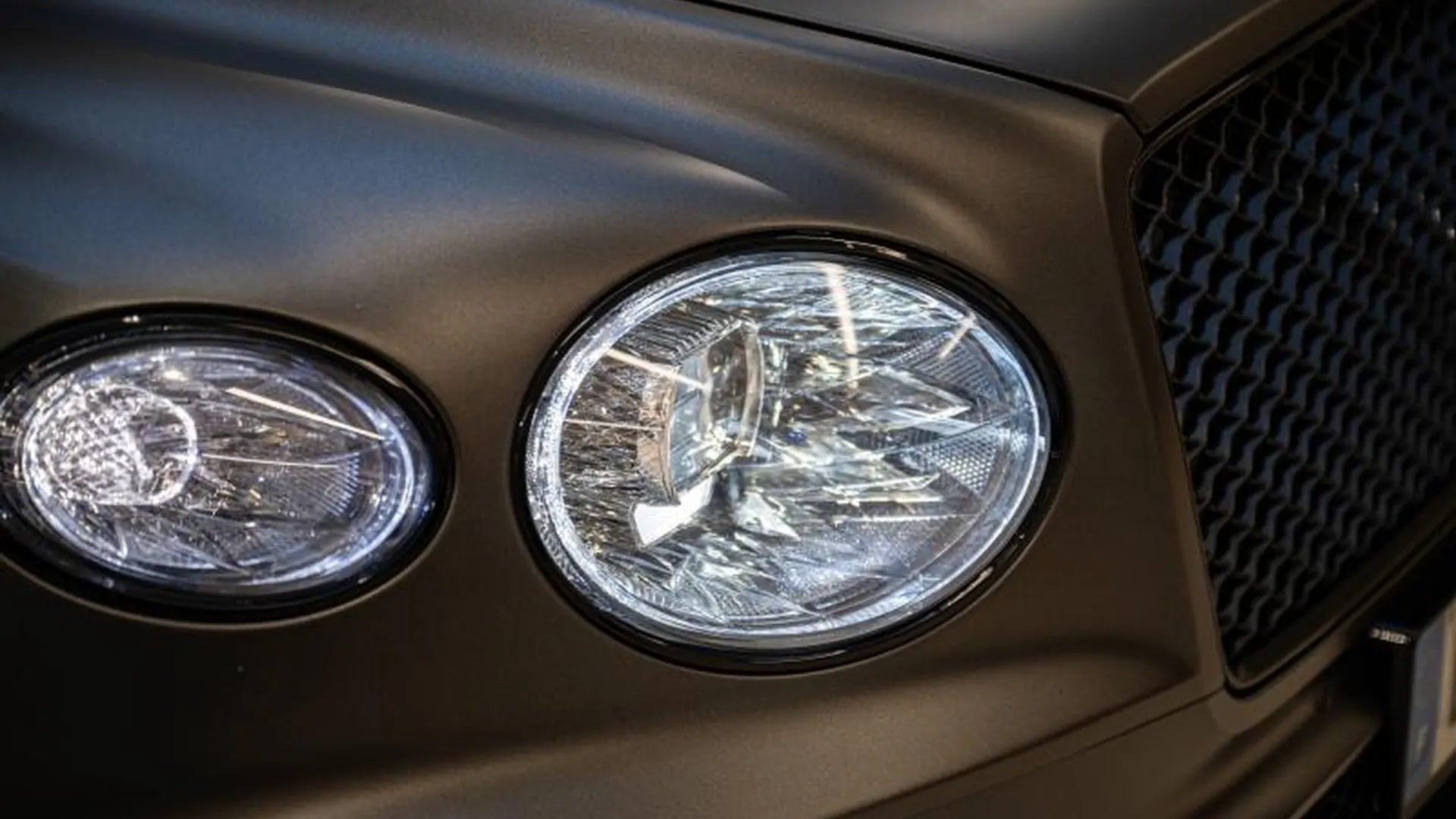 Bentley Bentayga — photo 6