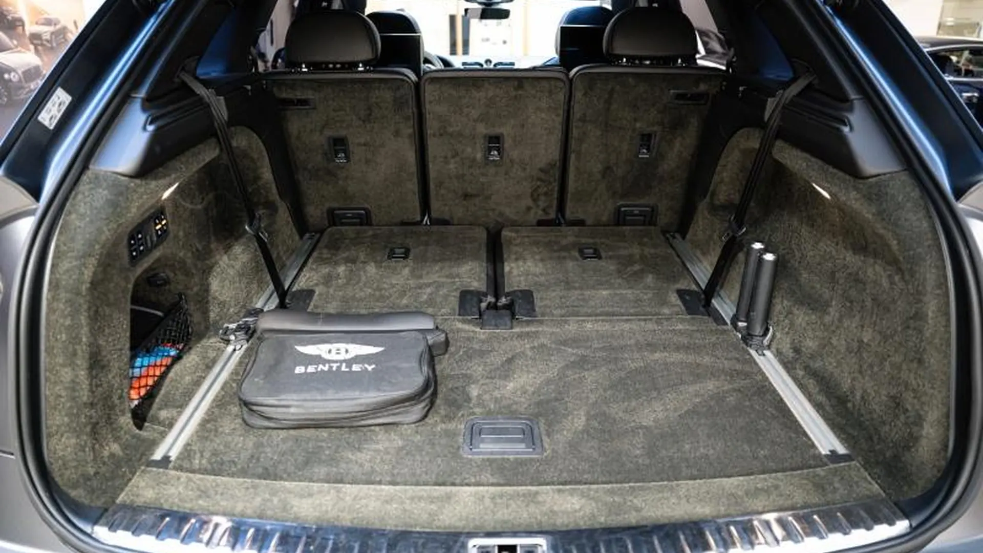 Bentley Bentayga — photo 38