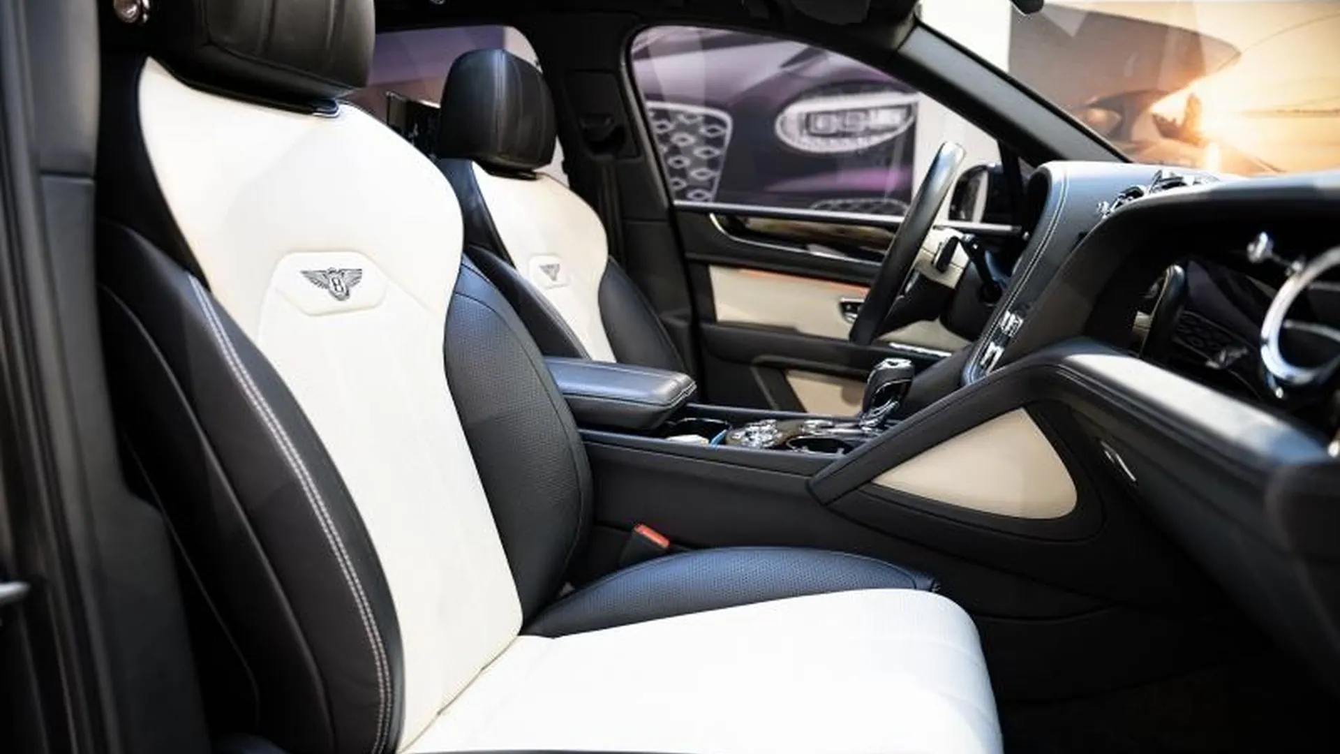 Bentley Bentayga — photo 19