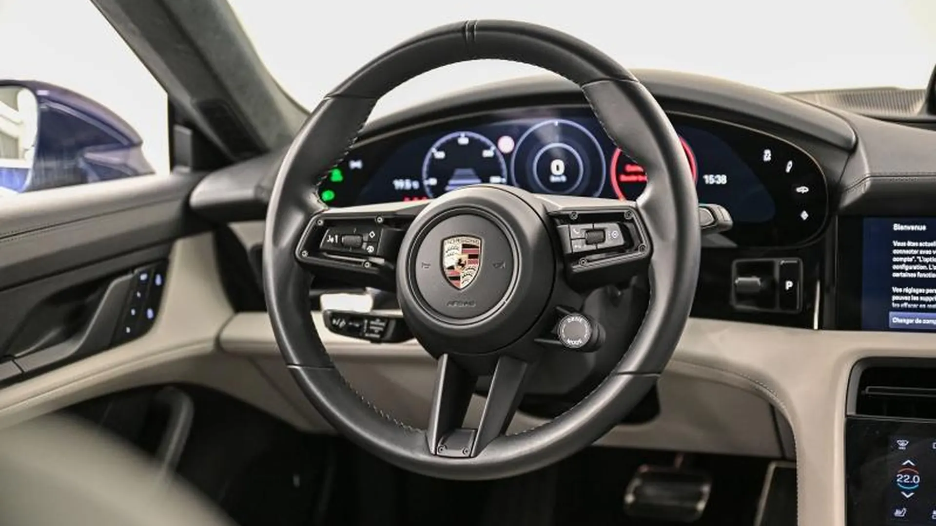 Porsche Taycan — photo 49