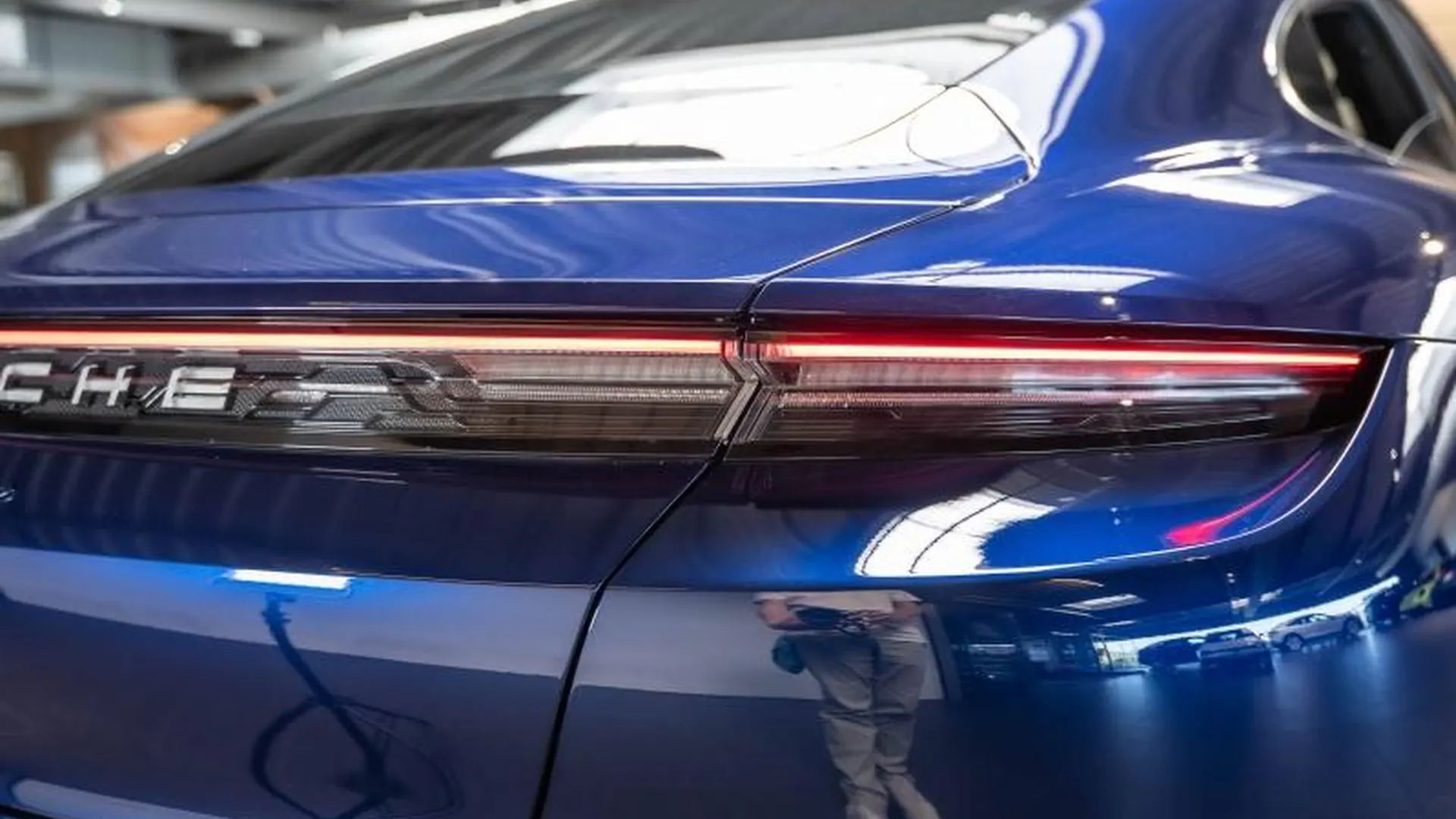 Porsche Taycan — photo 14