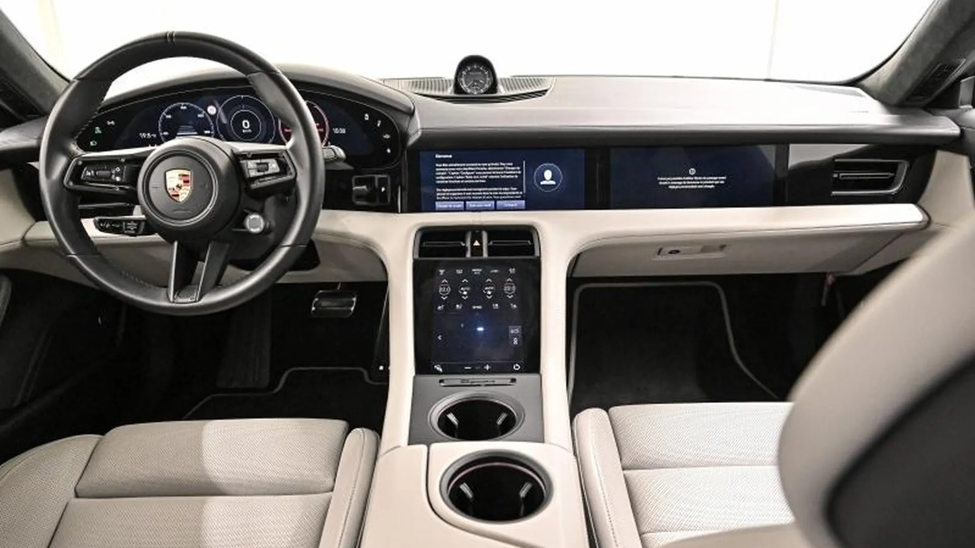 Porsche Taycan — photo 47