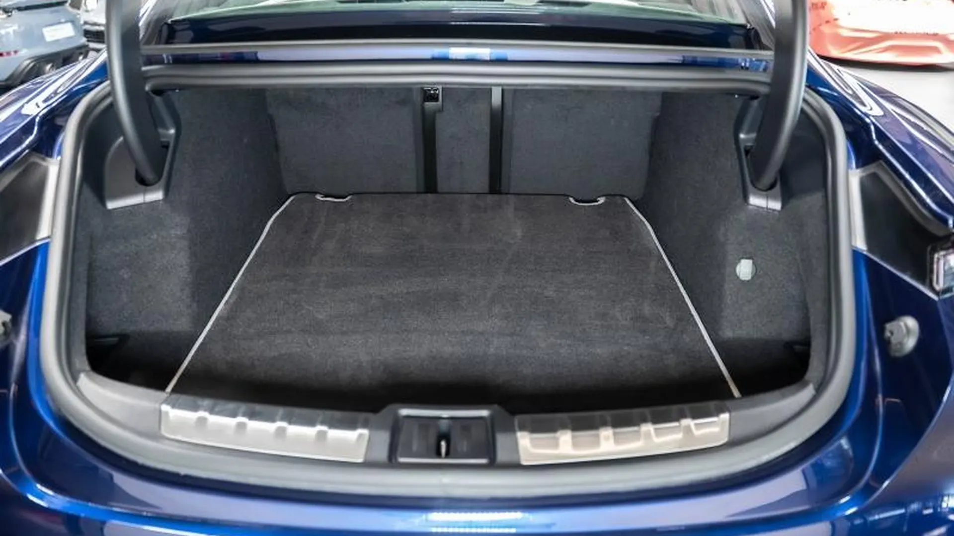 Porsche Taycan — photo 13