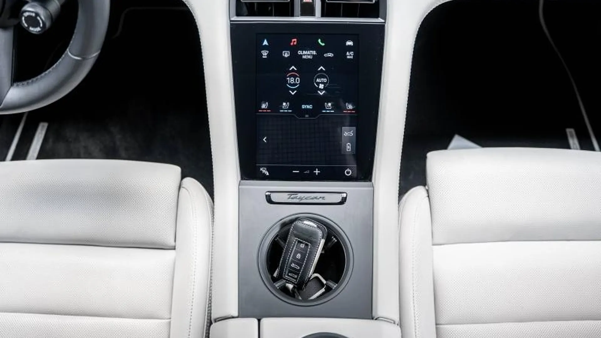 Porsche Taycan — photo 30