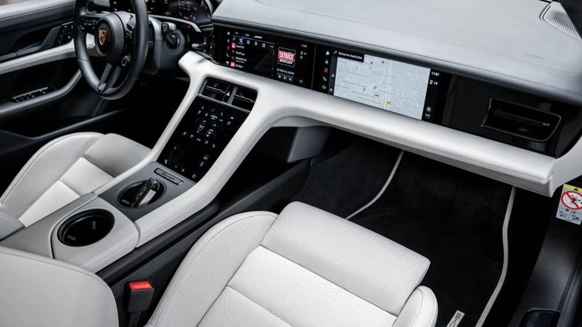 Porsche Taycan — photo 23