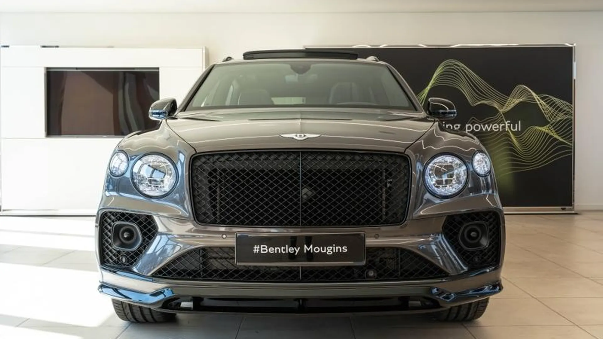 Bentley Bentayga — photo 4