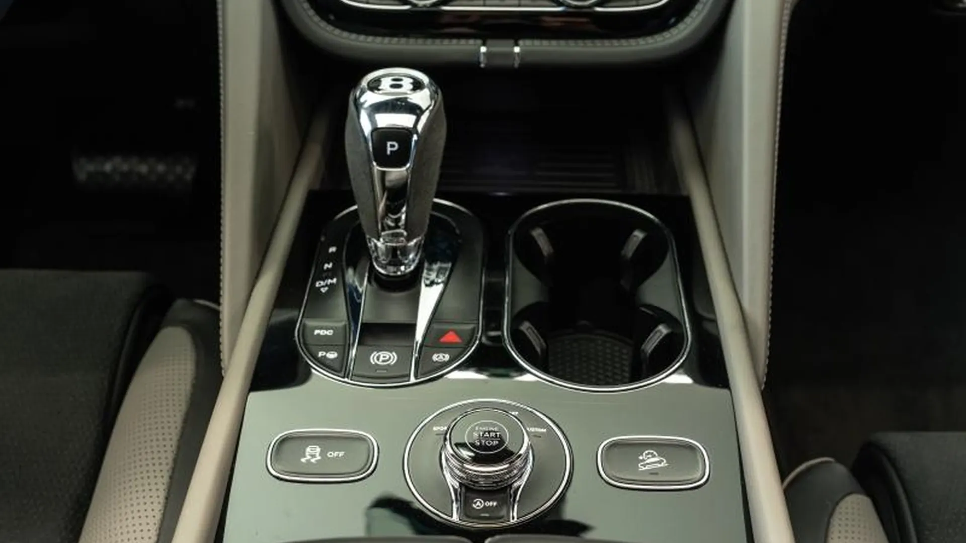 Bentley Bentayga — photo 31