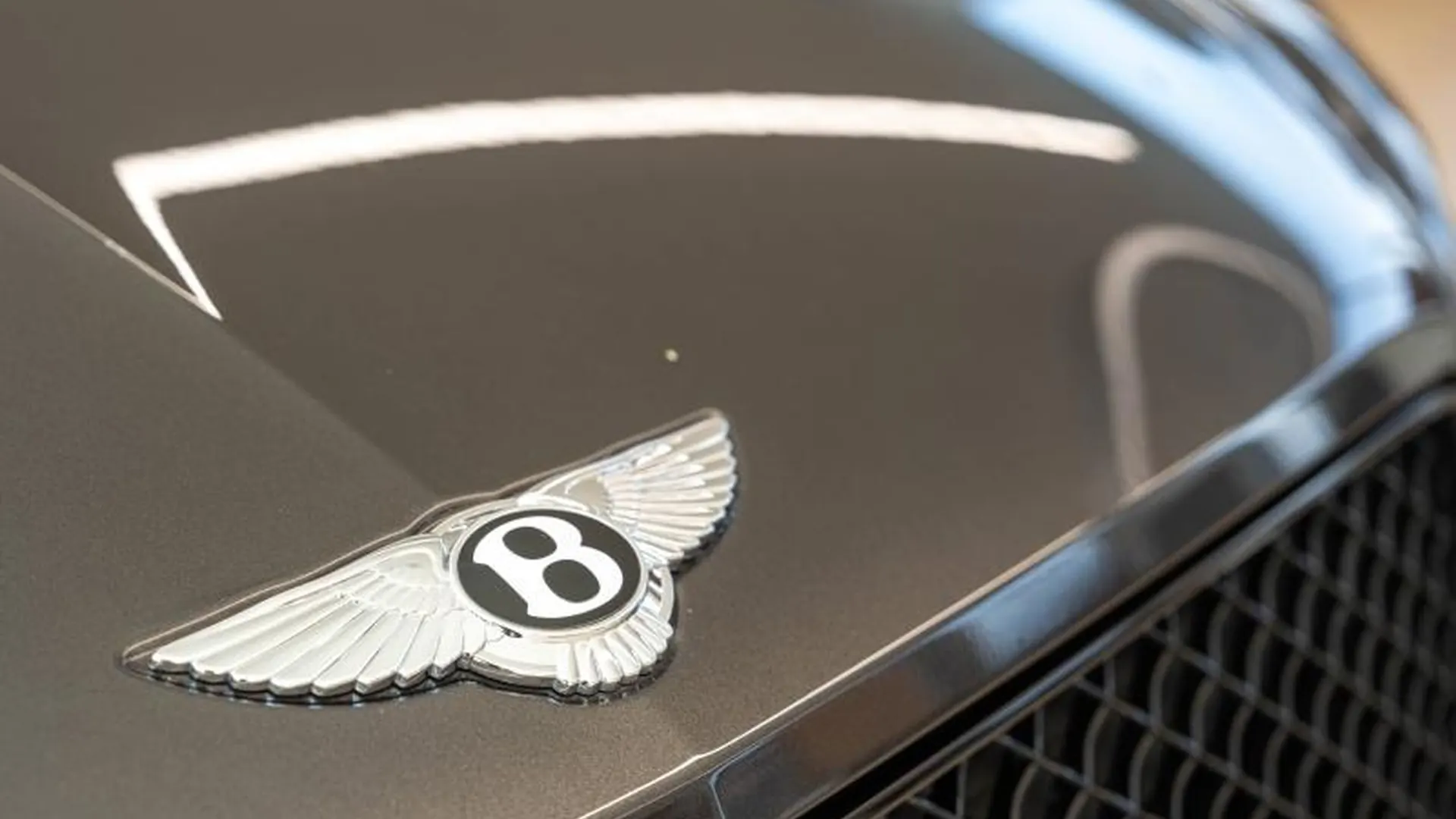Bentley Bentayga — photo 25